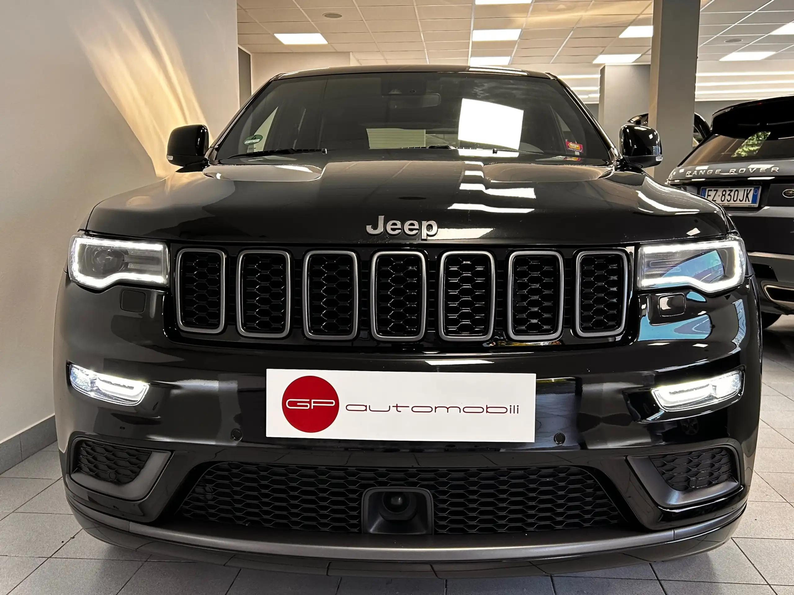 Jeep - Grand Cherokee