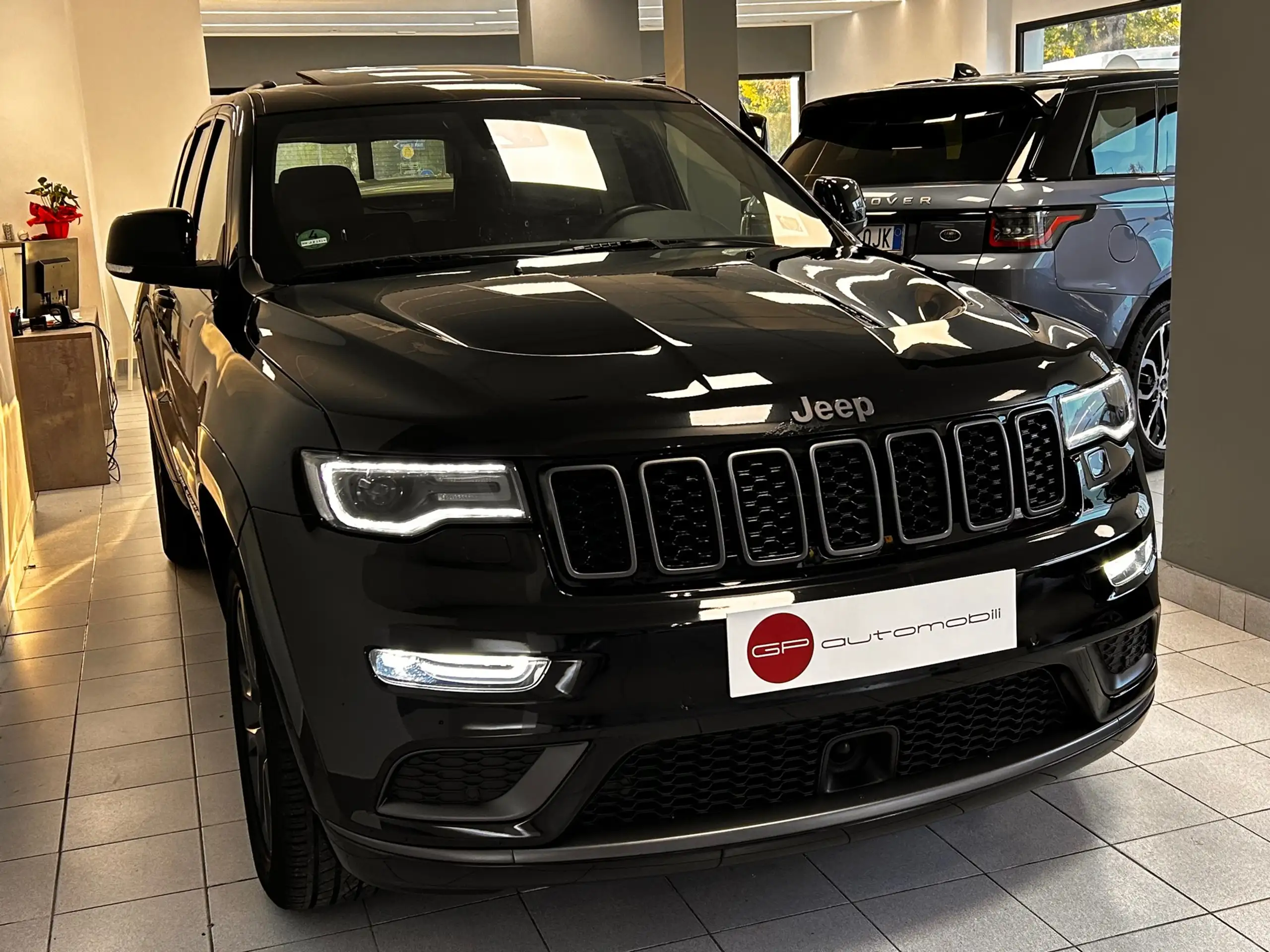 Jeep - Grand Cherokee