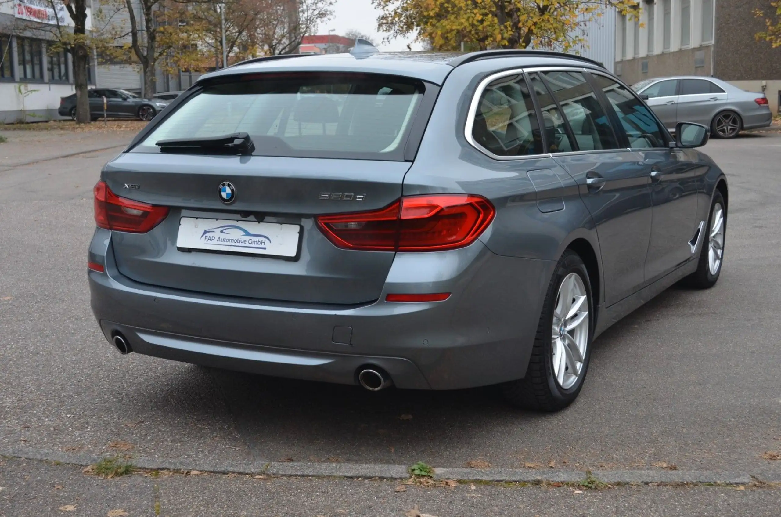 BMW - 520