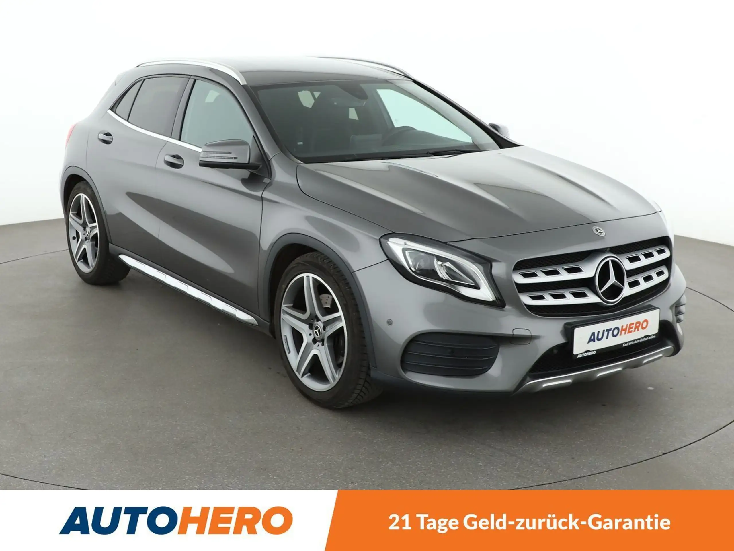 Mercedes-Benz - GLA 220