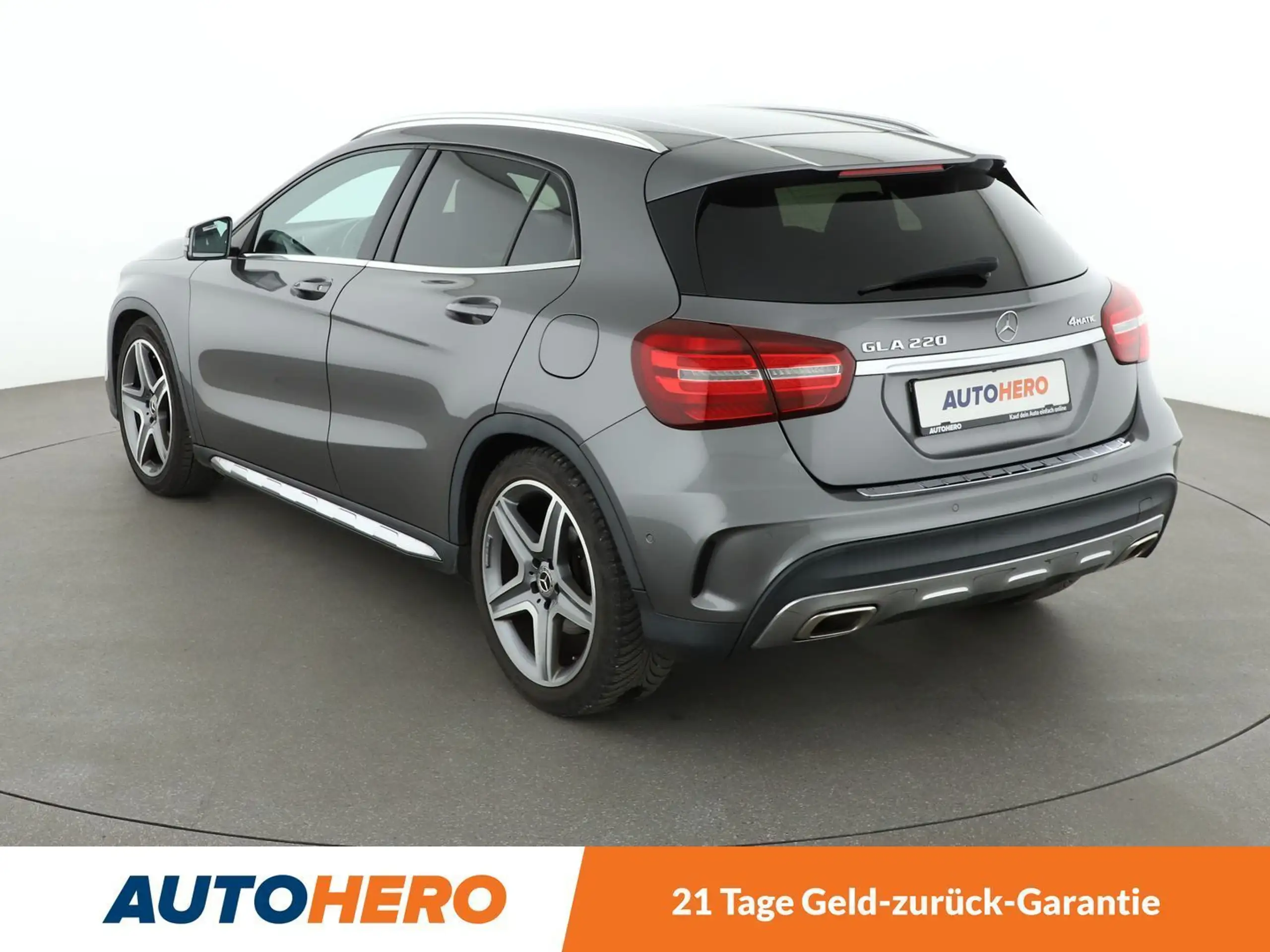 Mercedes-Benz - GLA 220