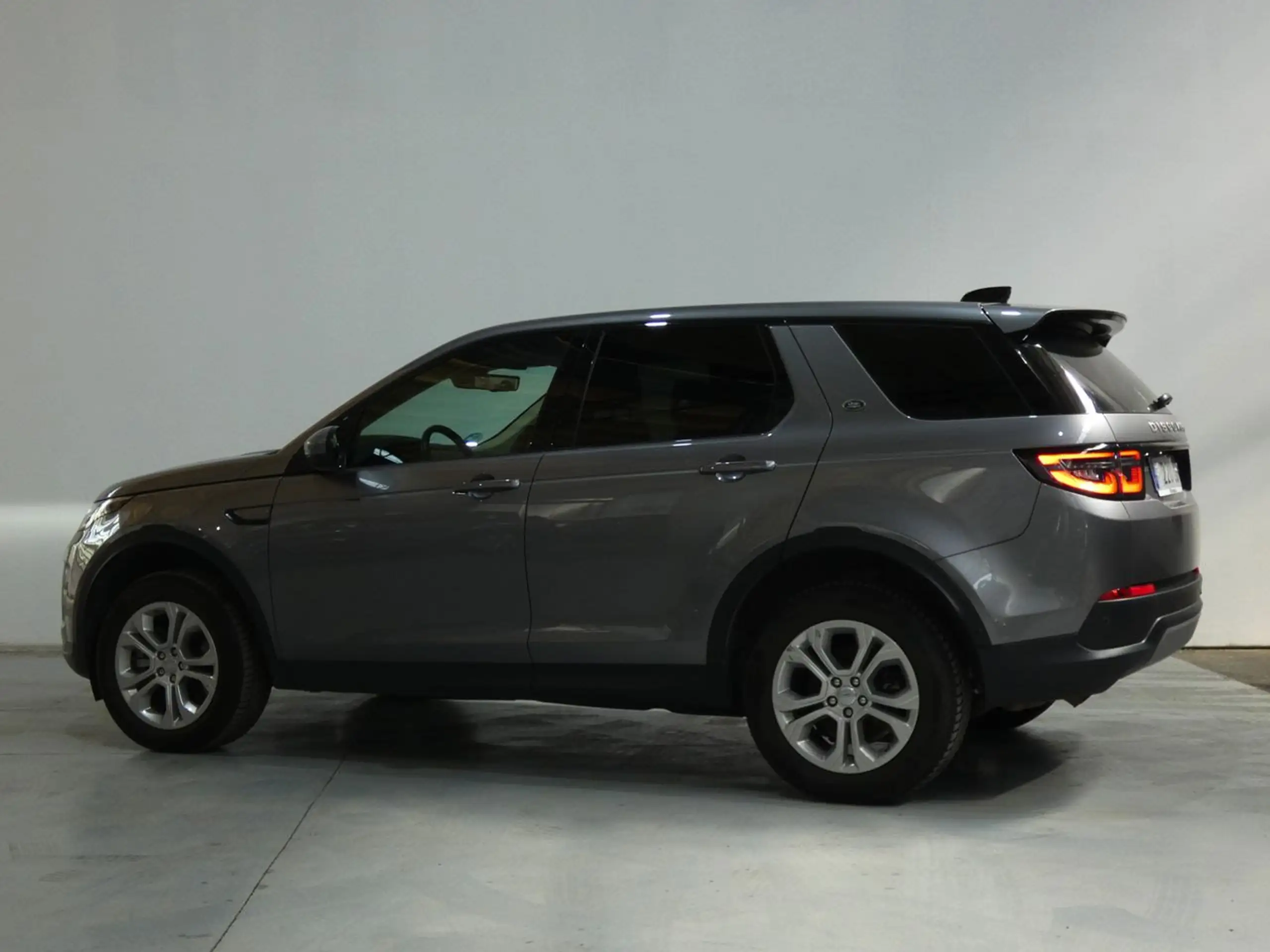 Land Rover - Discovery Sport