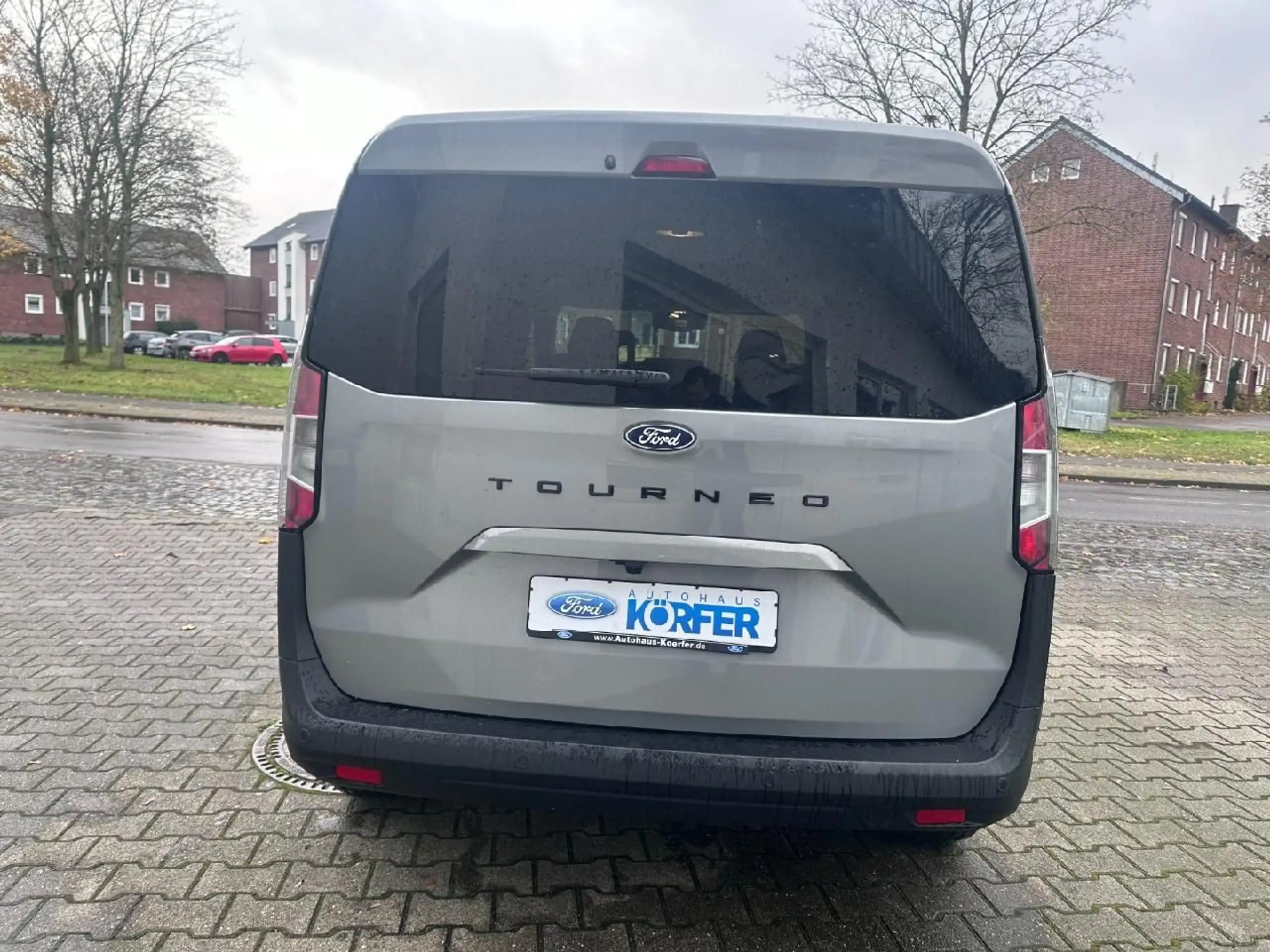 Ford - Tourneo Courier