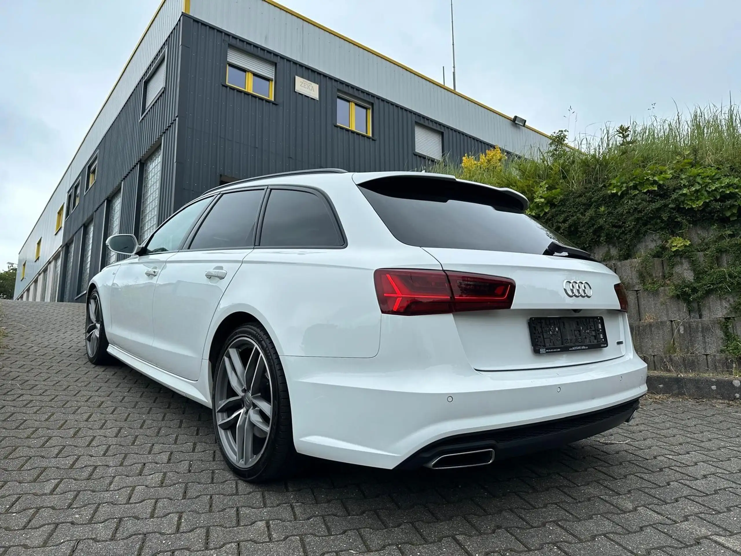 Audi - A6