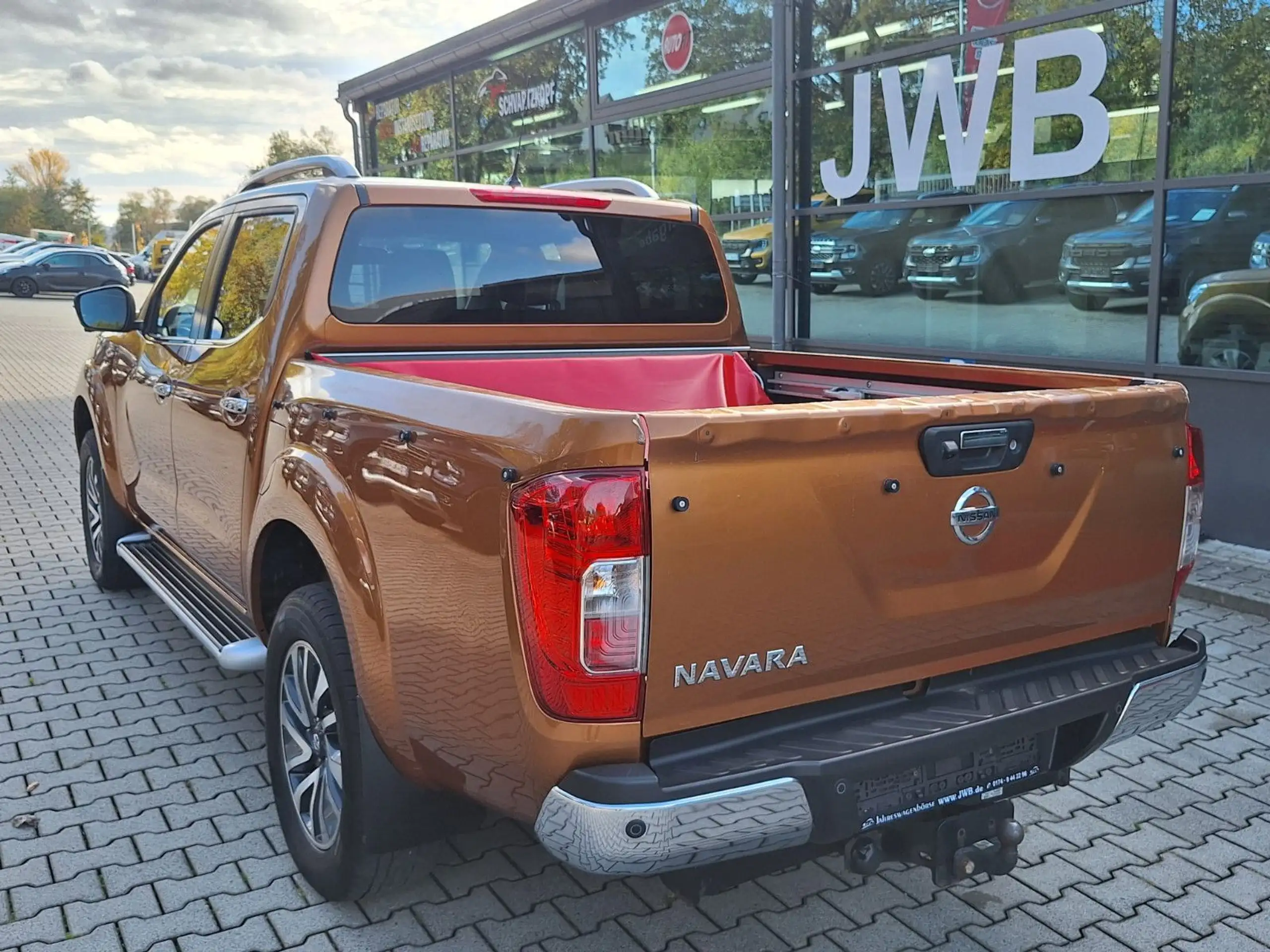 Nissan - Navara