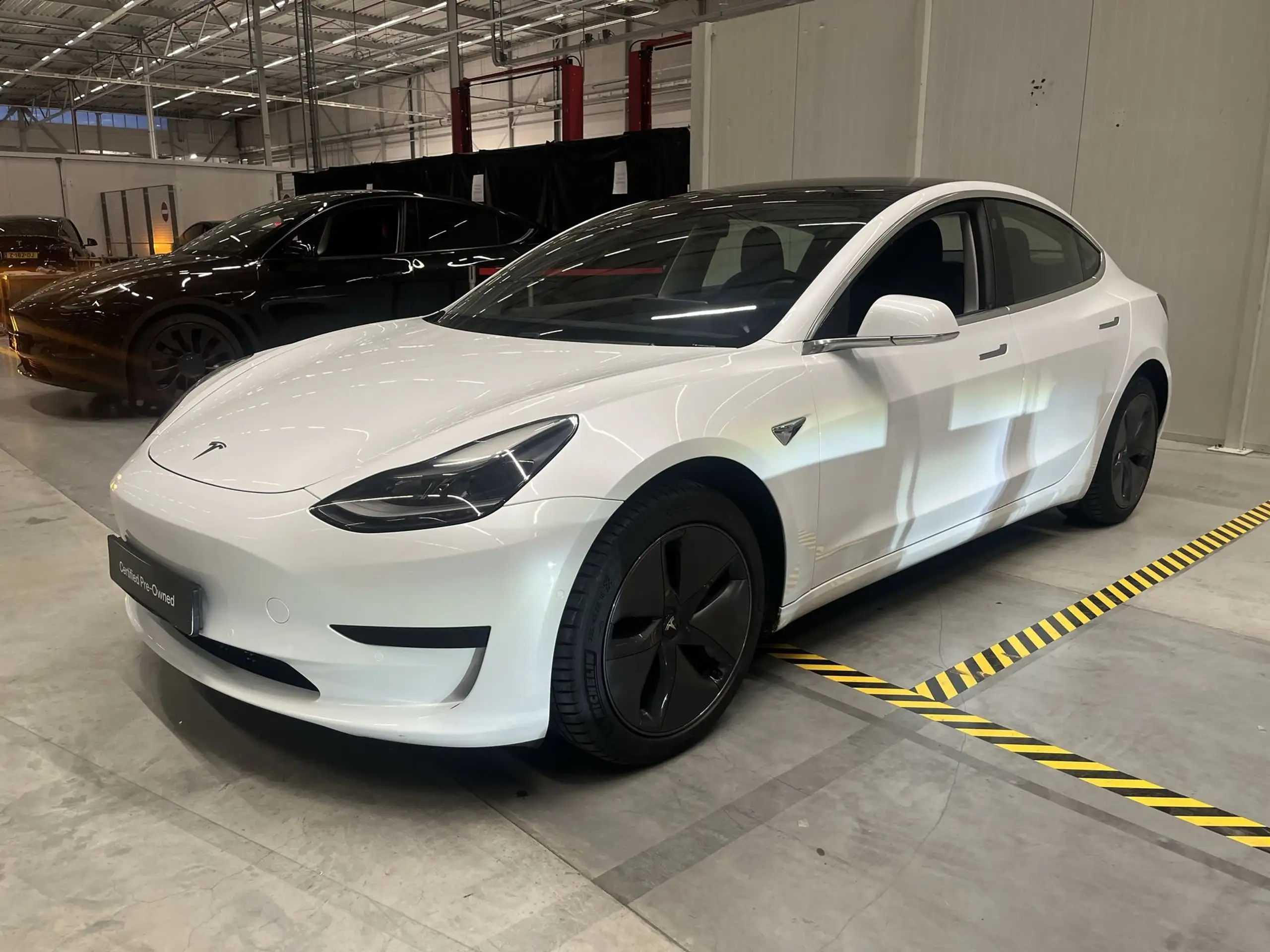 Tesla - Model 3