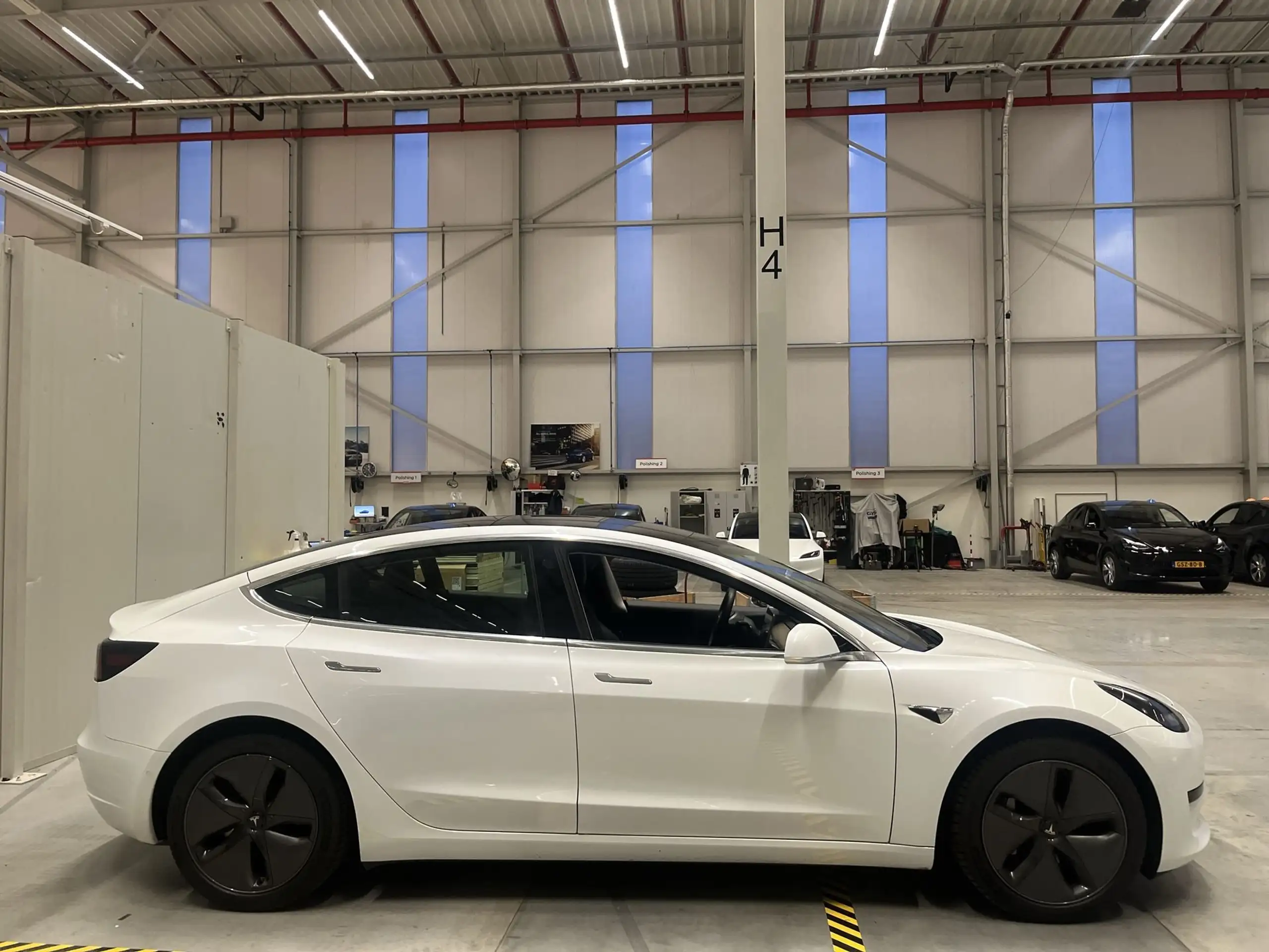 Tesla - Model 3