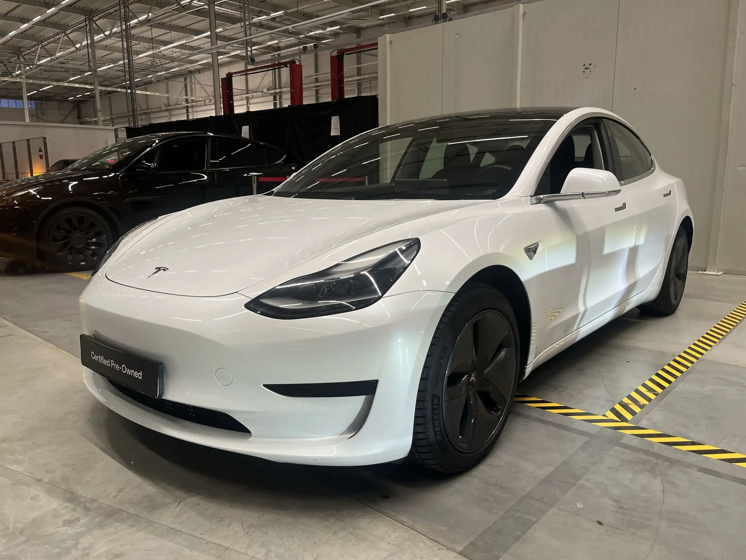 Tesla - Model 3