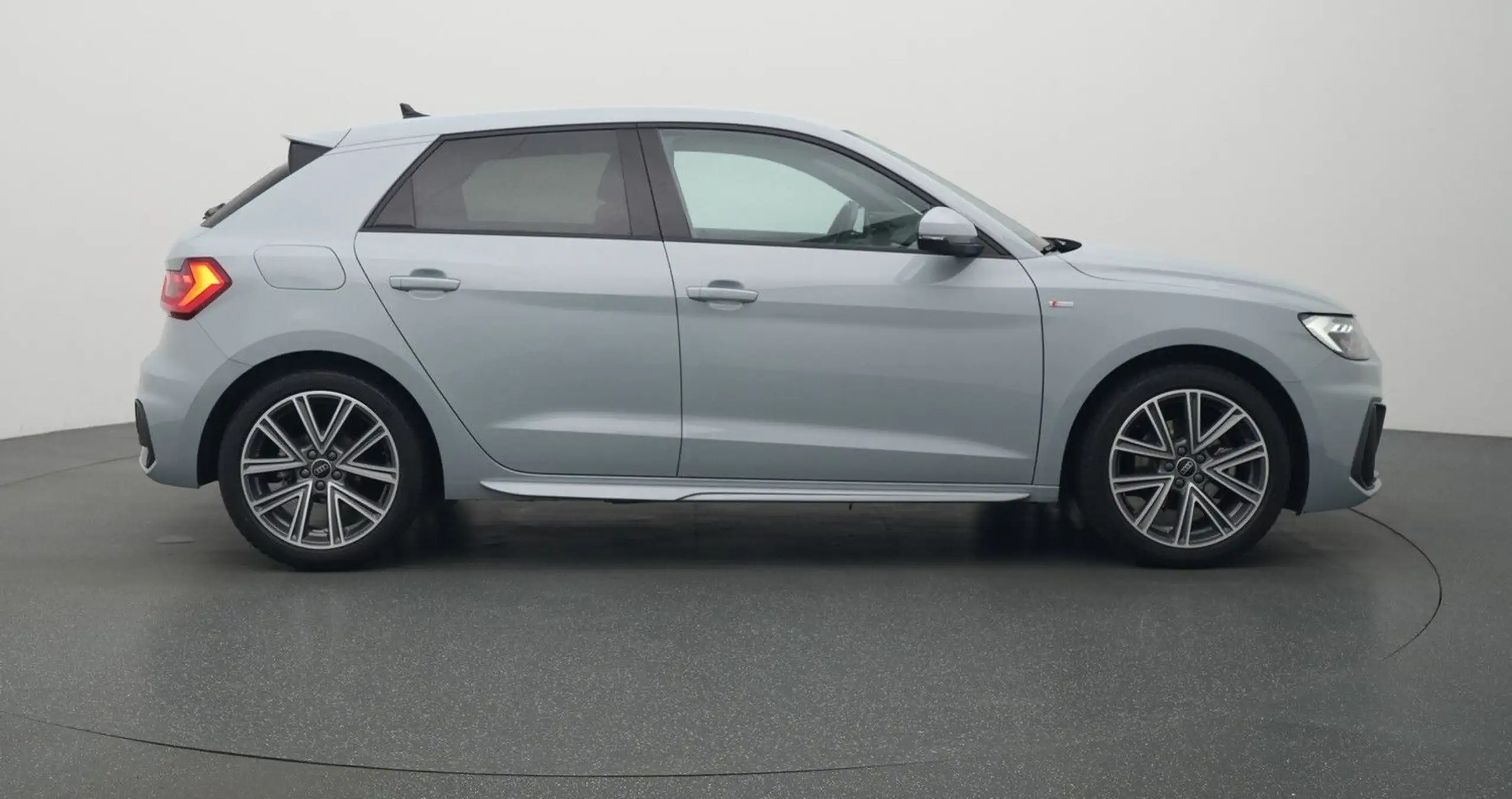 Audi - A1