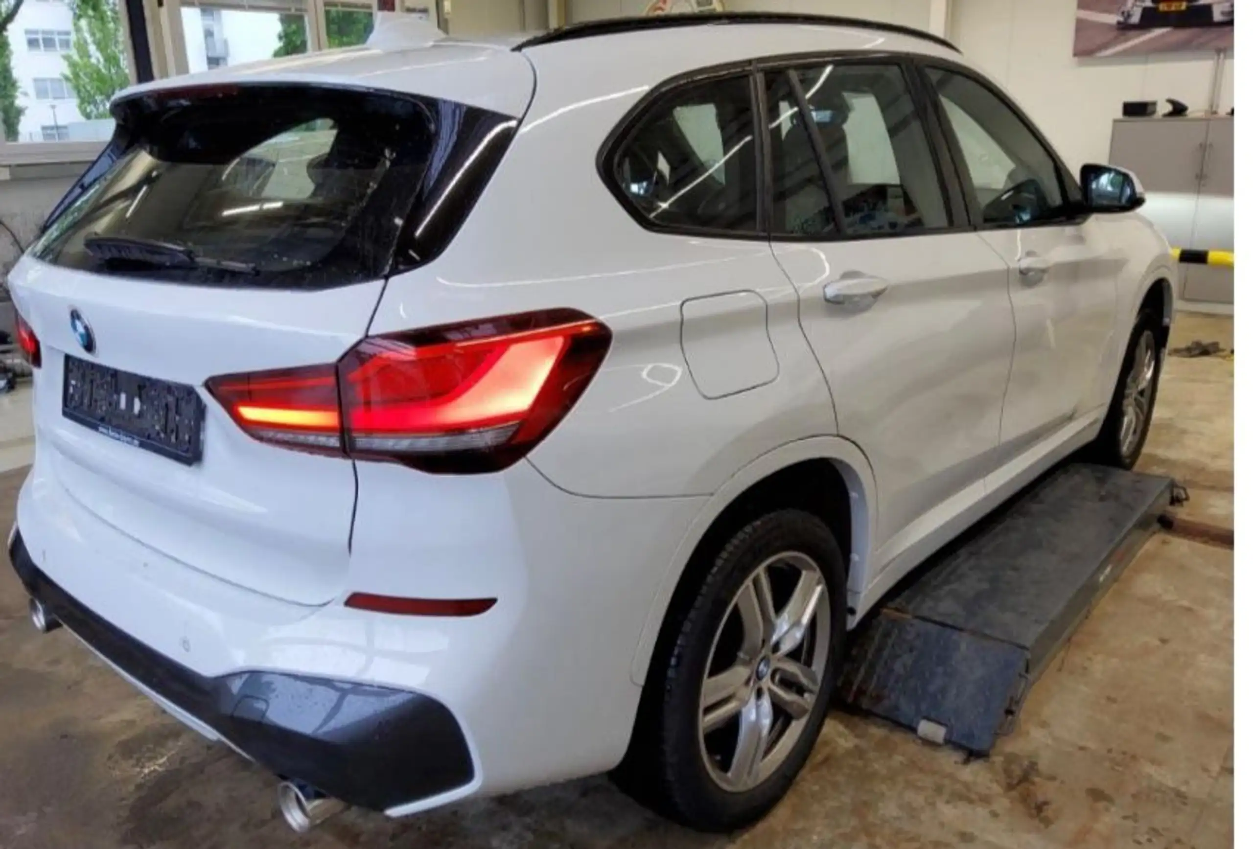 BMW - X1