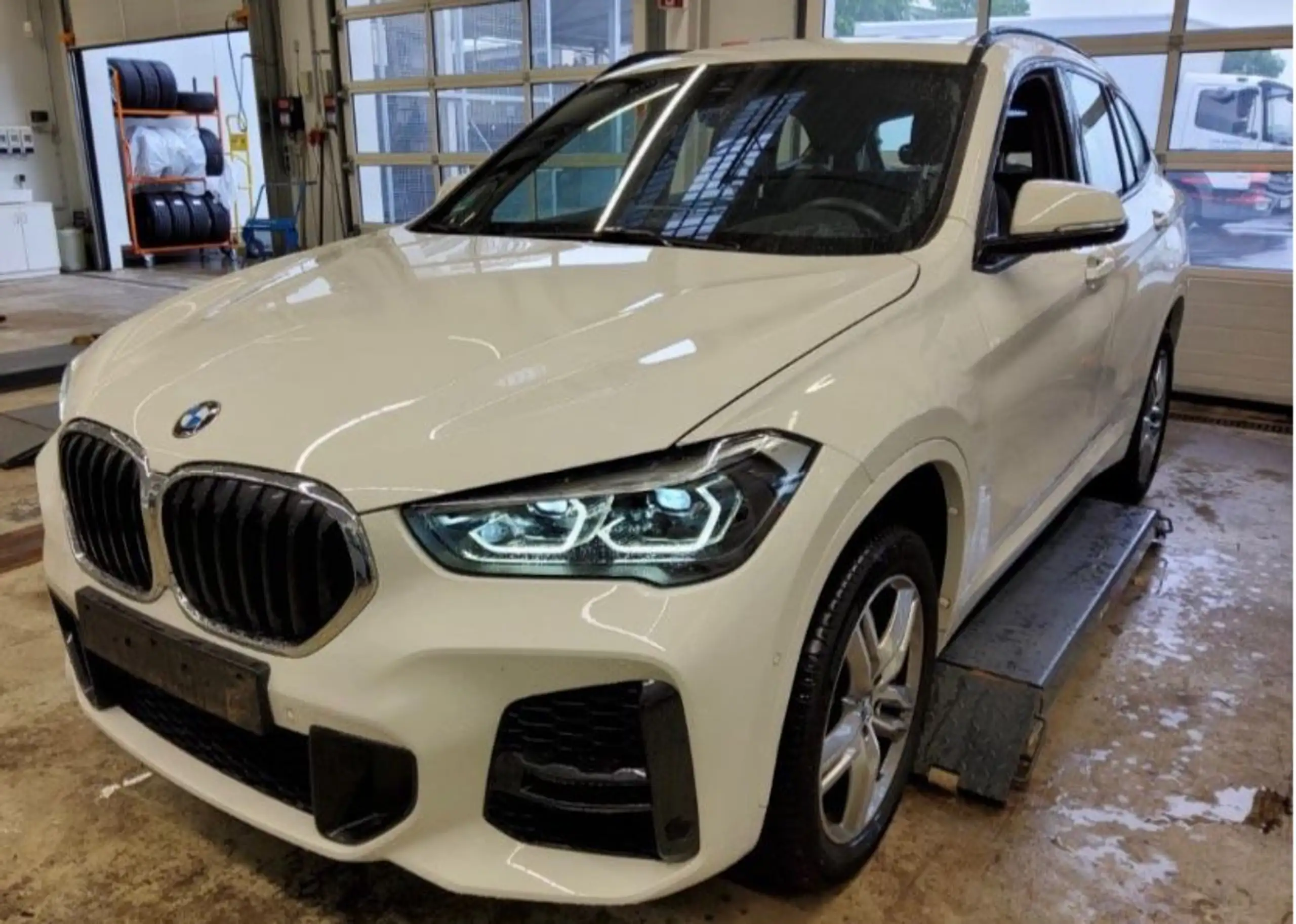 BMW - X1