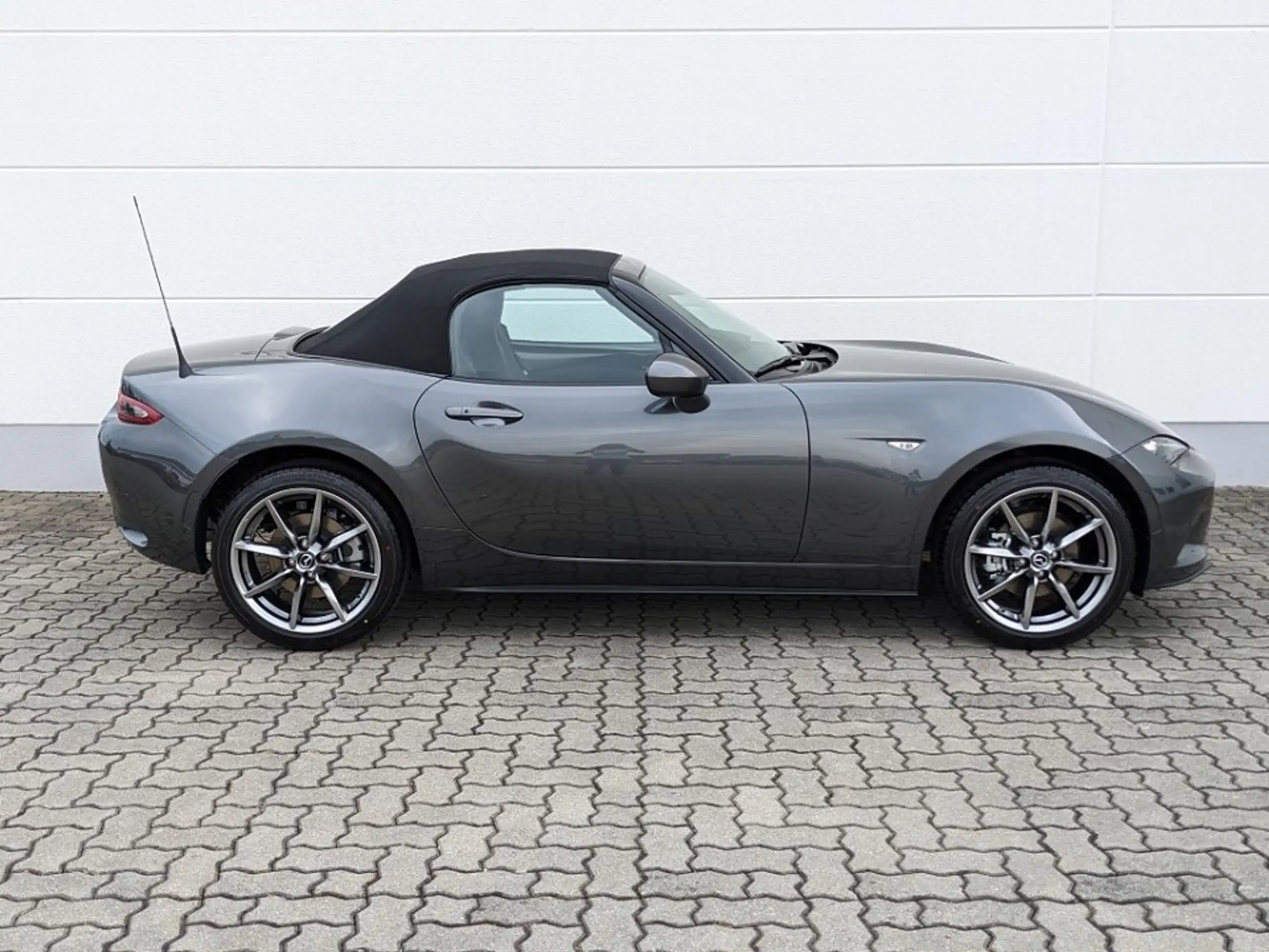 Mazda - MX-5