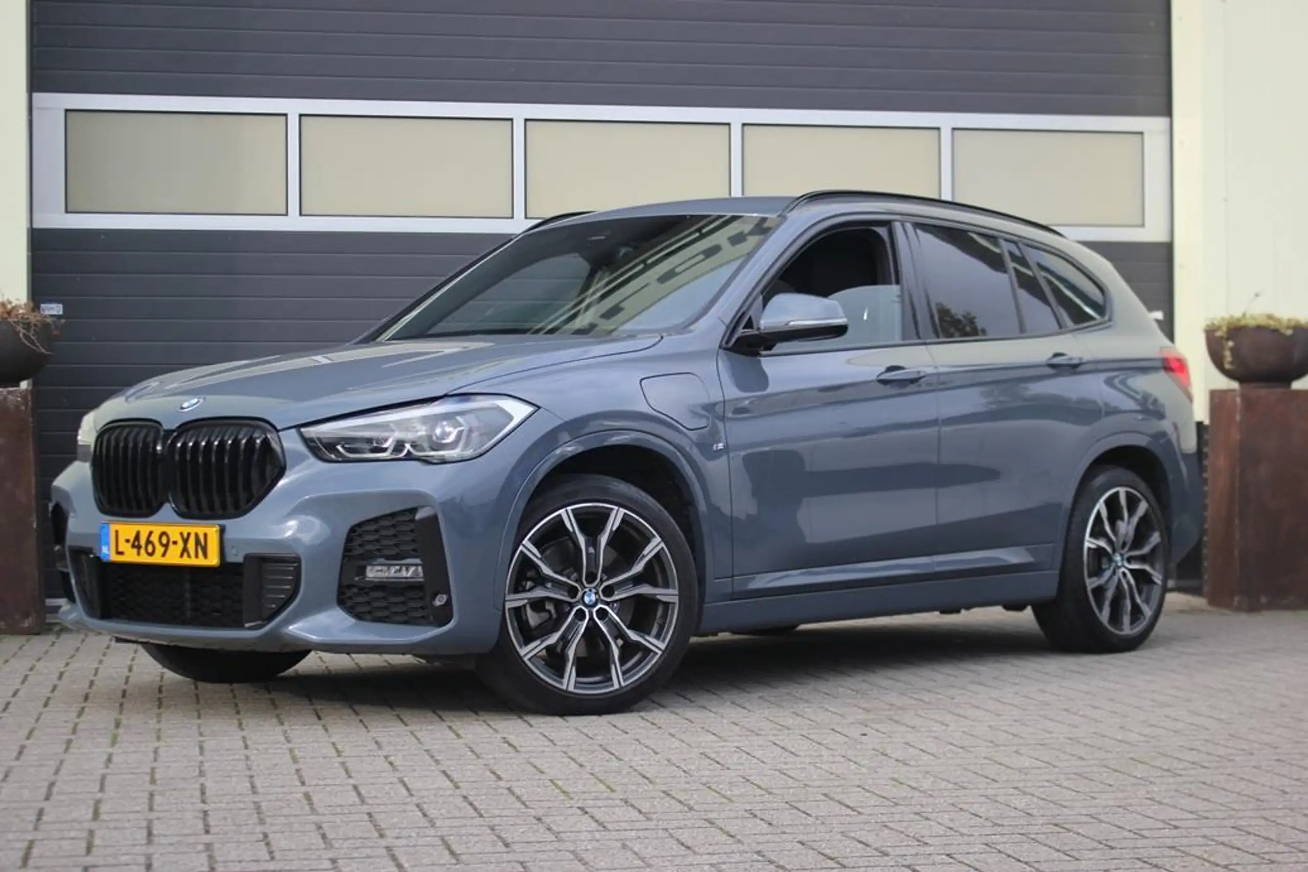 BMW - X1