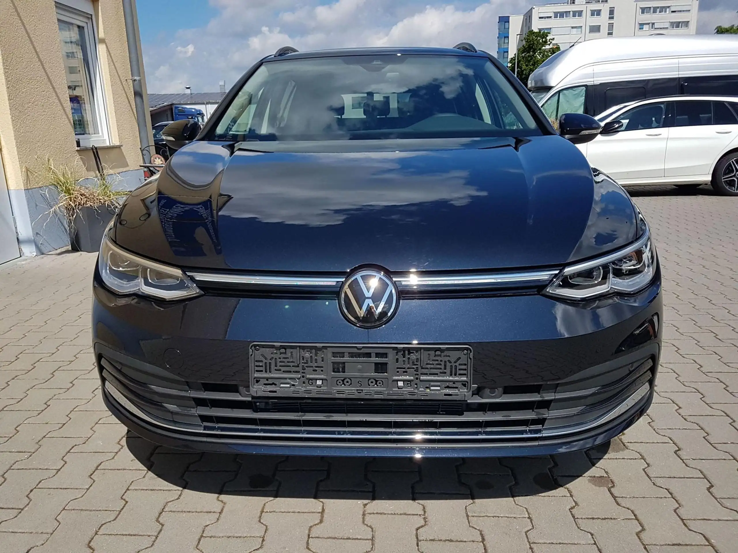 Volkswagen - Golf