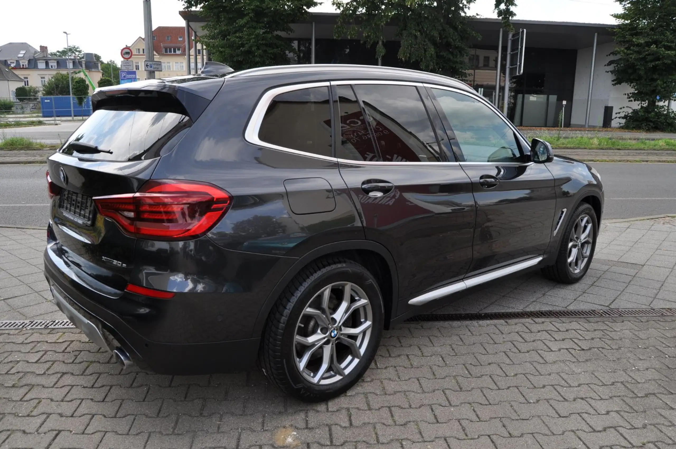 BMW - X3