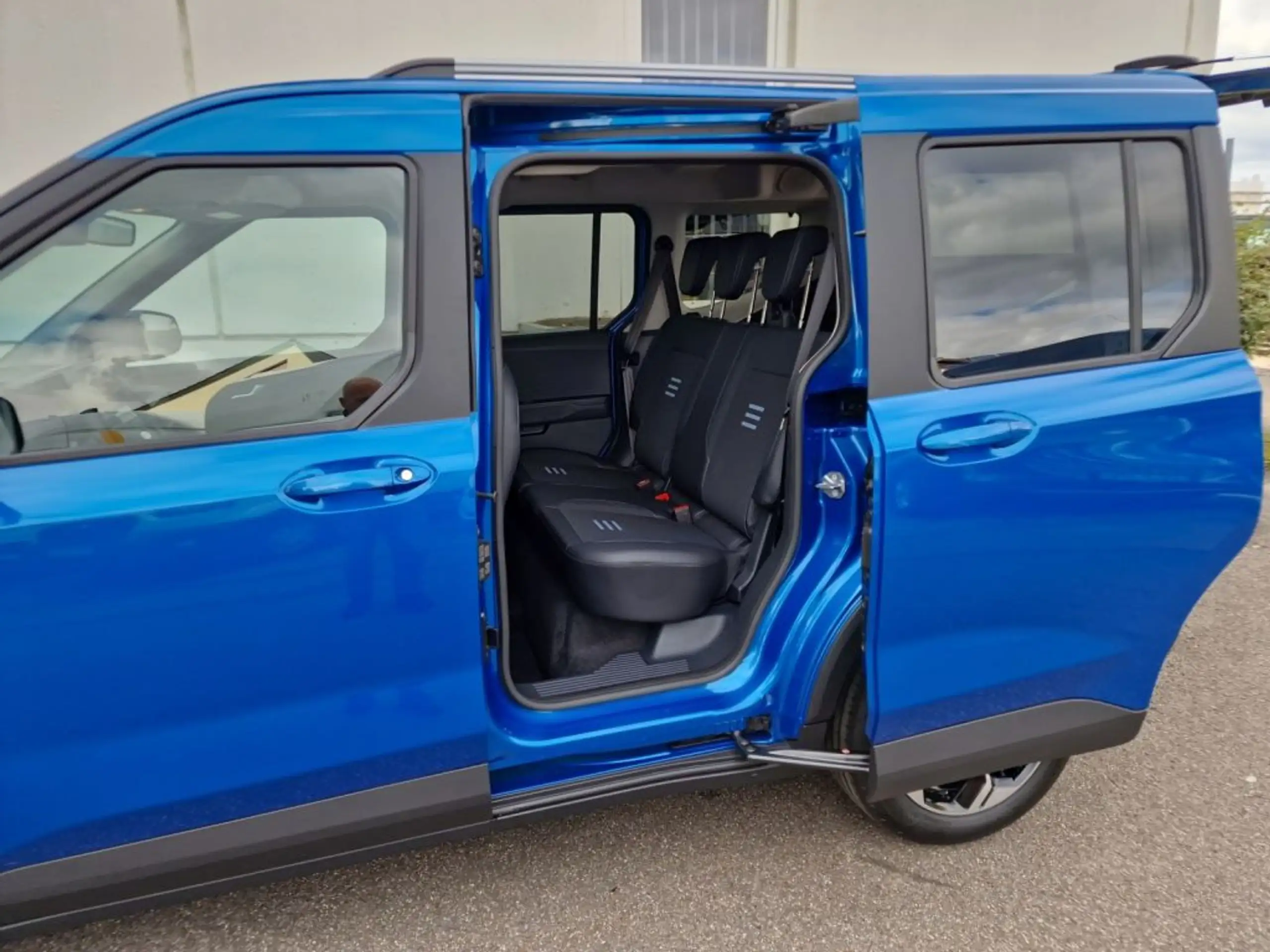 Ford - Tourneo Courier