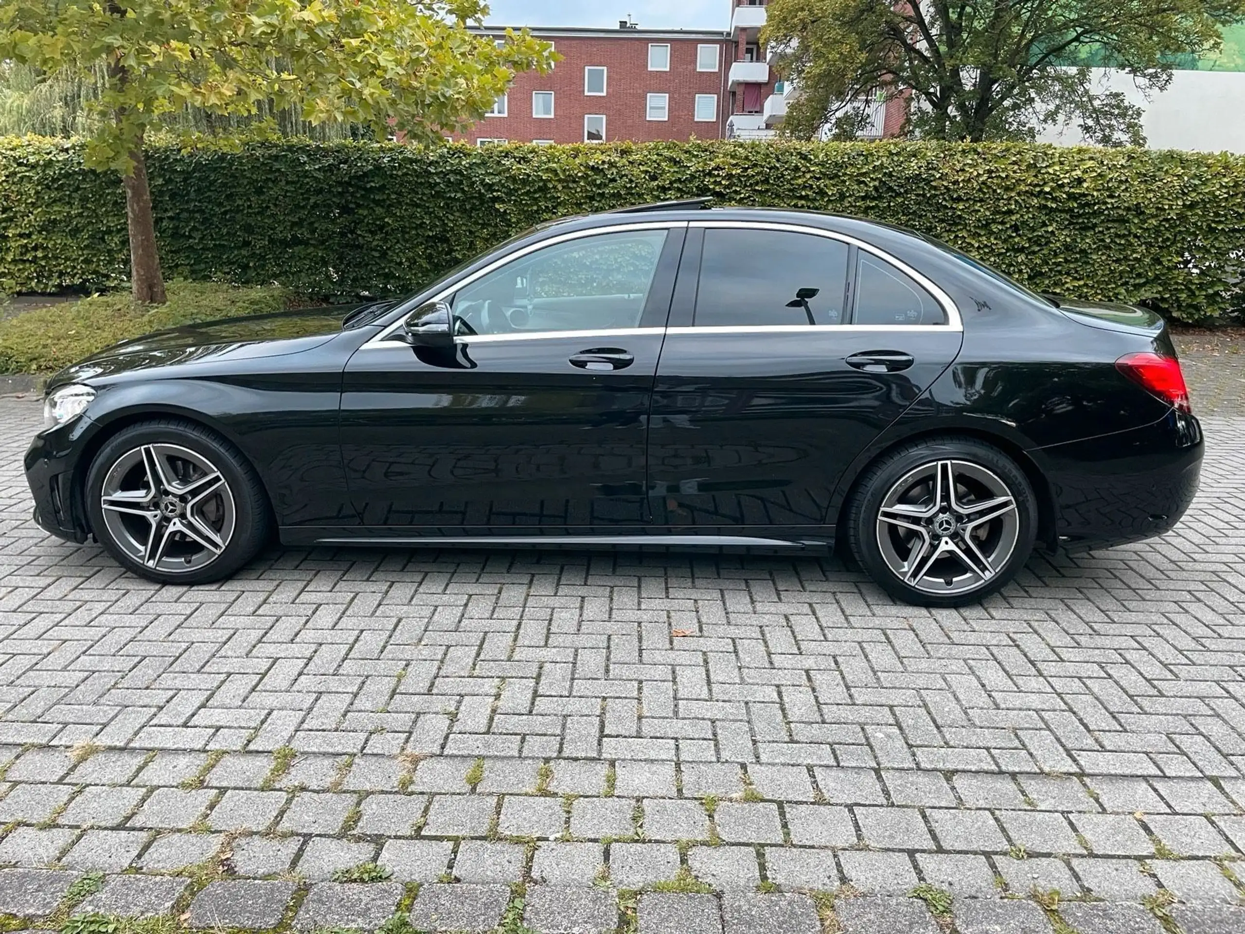 Mercedes-Benz - C 220