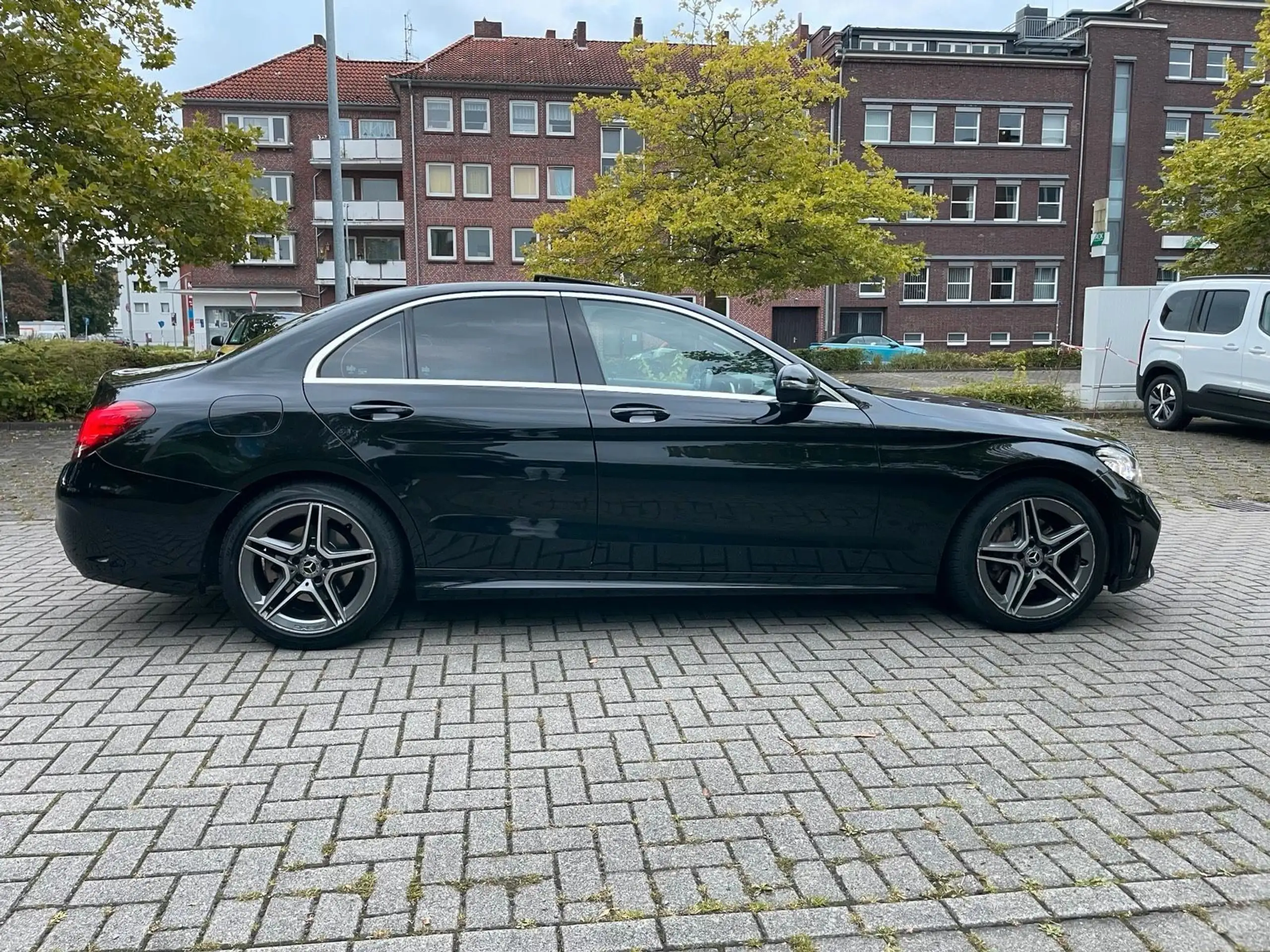 Mercedes-Benz - C 220