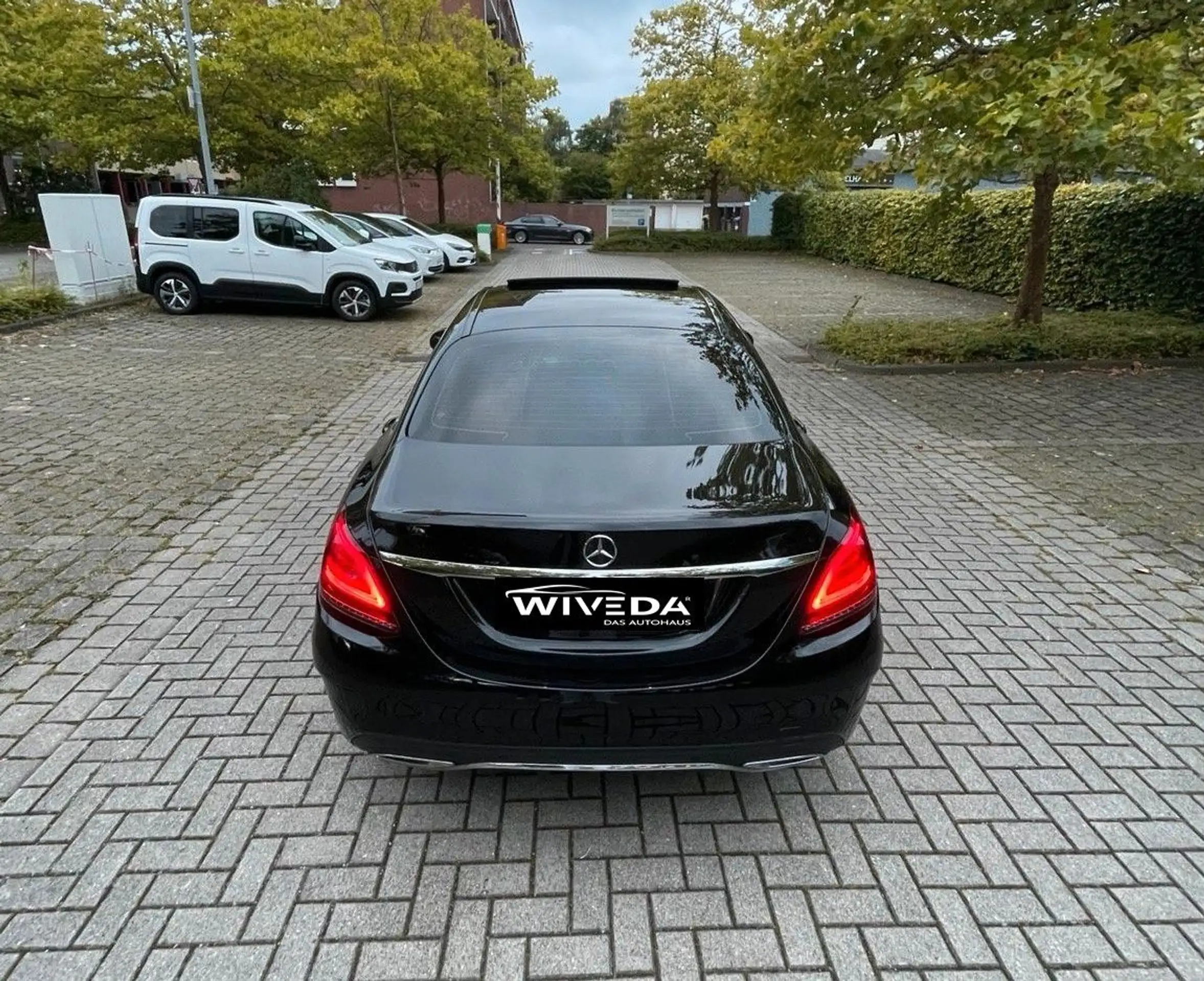 Mercedes-Benz - C 220