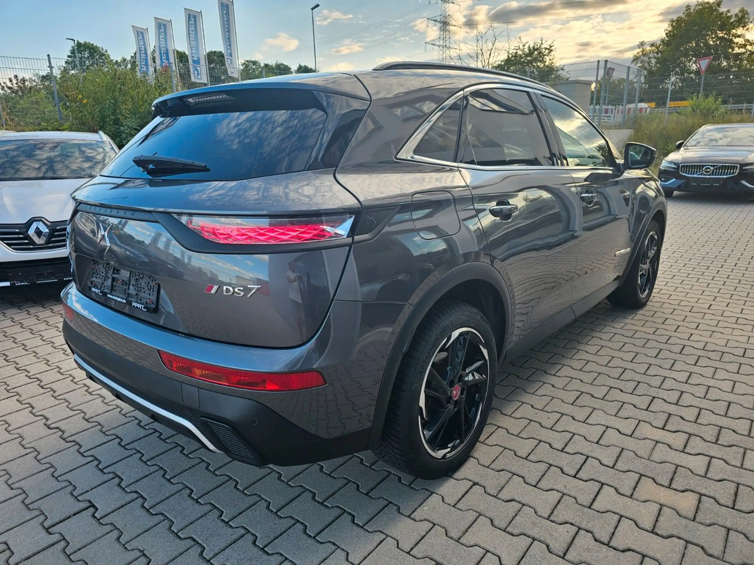 DS Automobiles - DS 7 Crossback