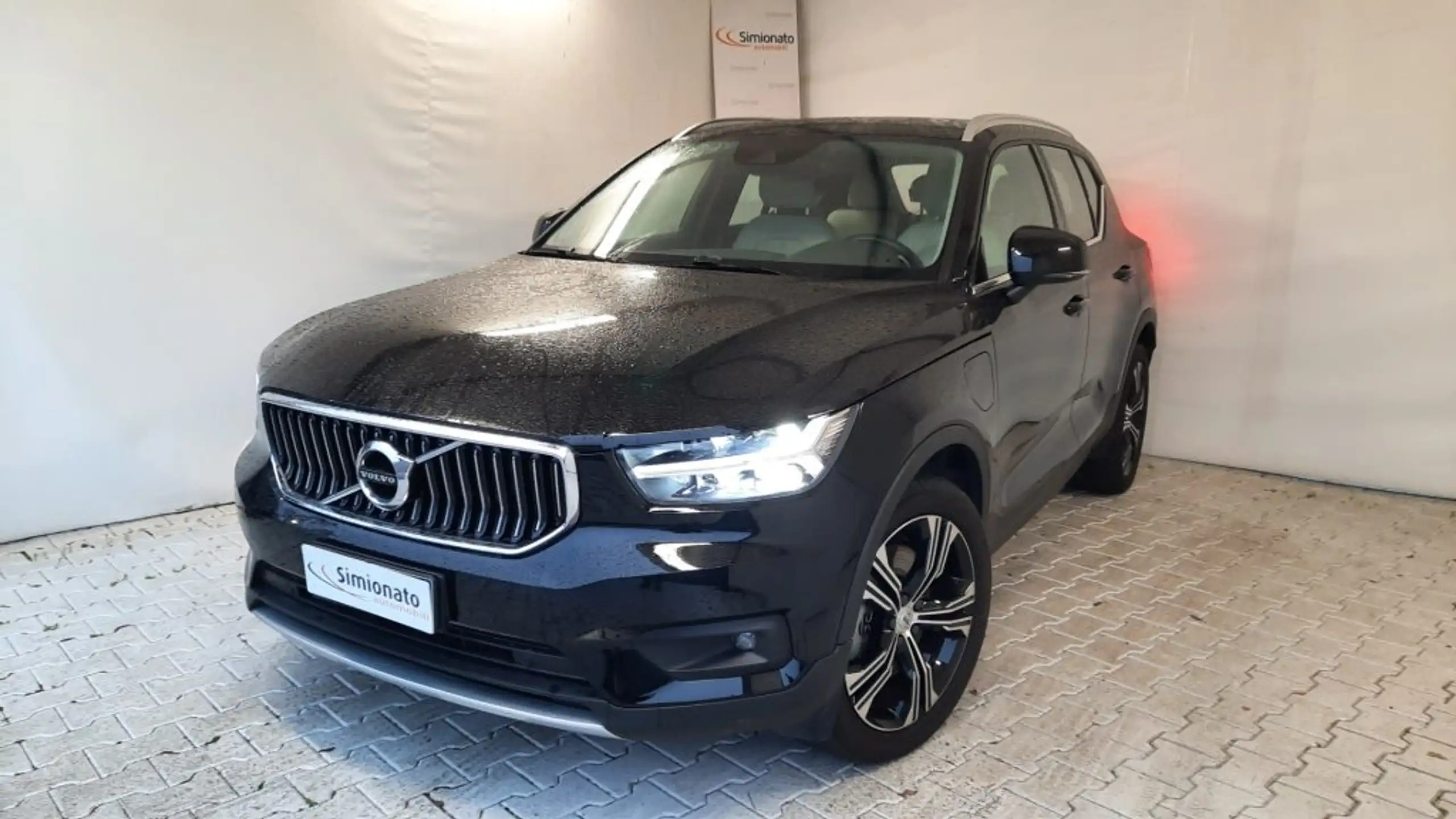 Volvo - XC40