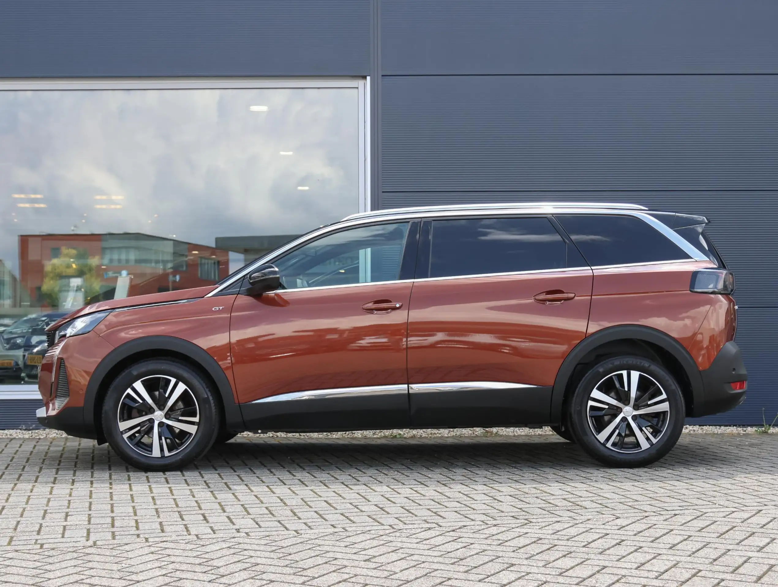 Peugeot - 5008