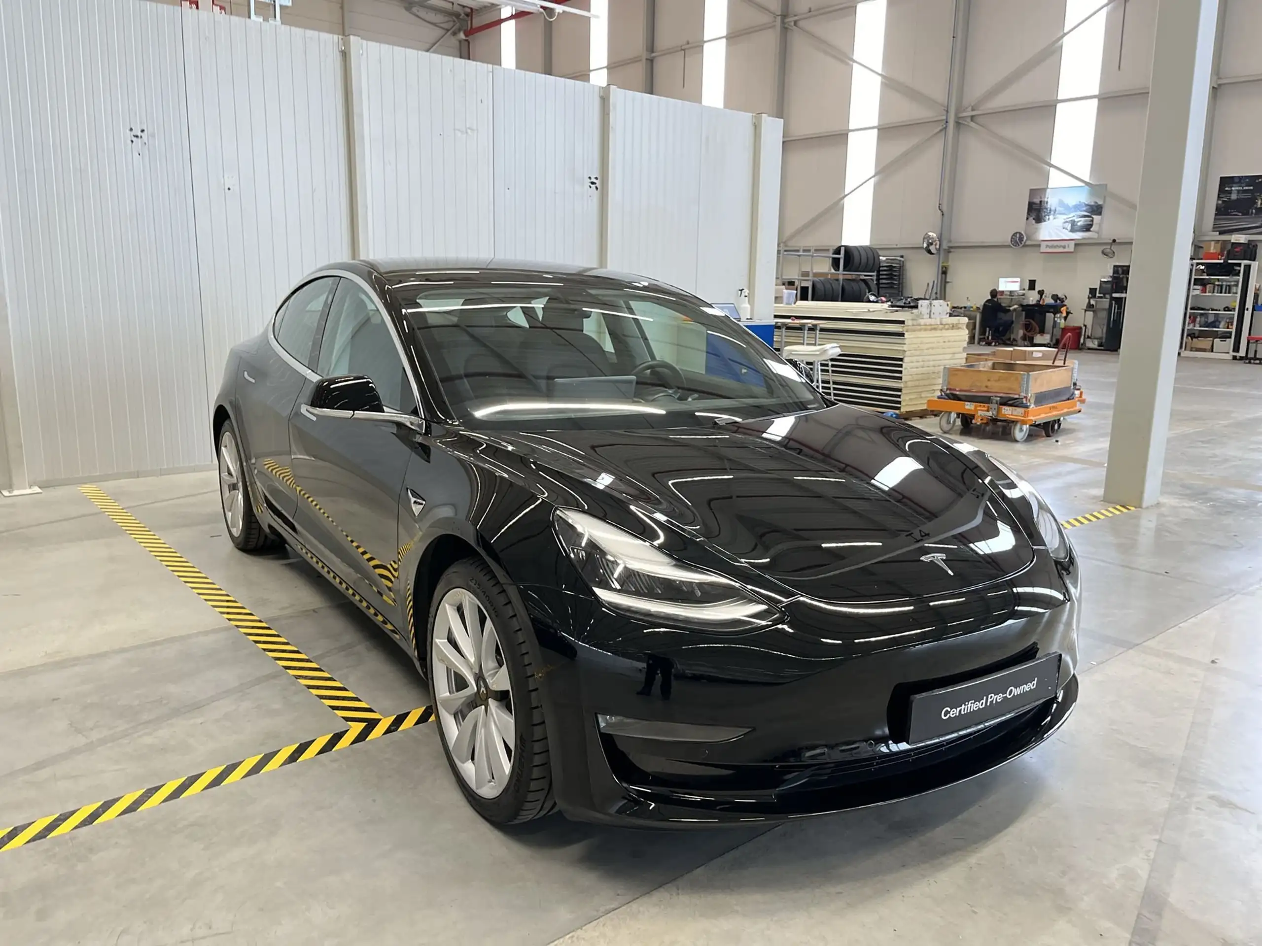 Tesla - Model 3