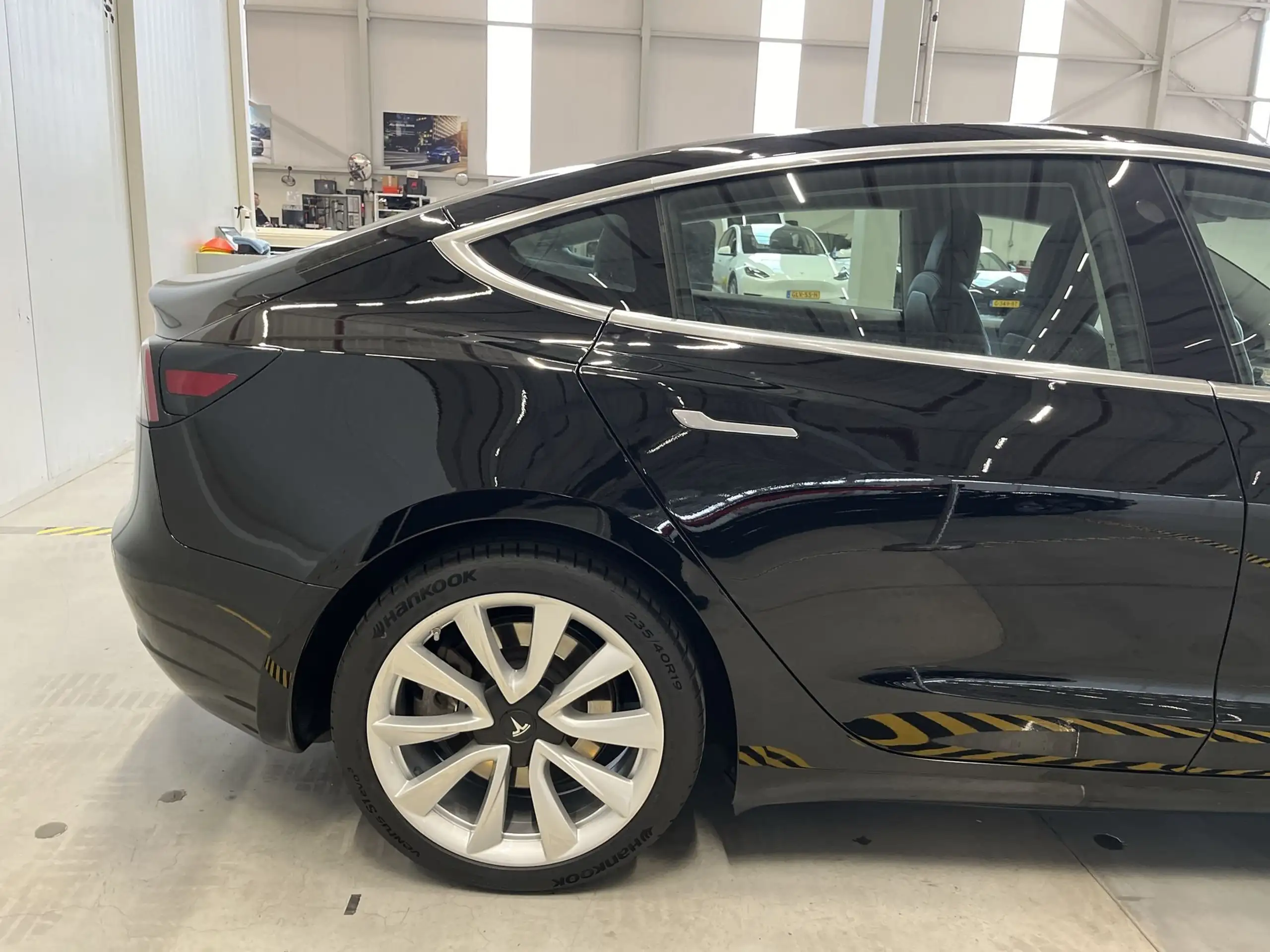 Tesla - Model 3