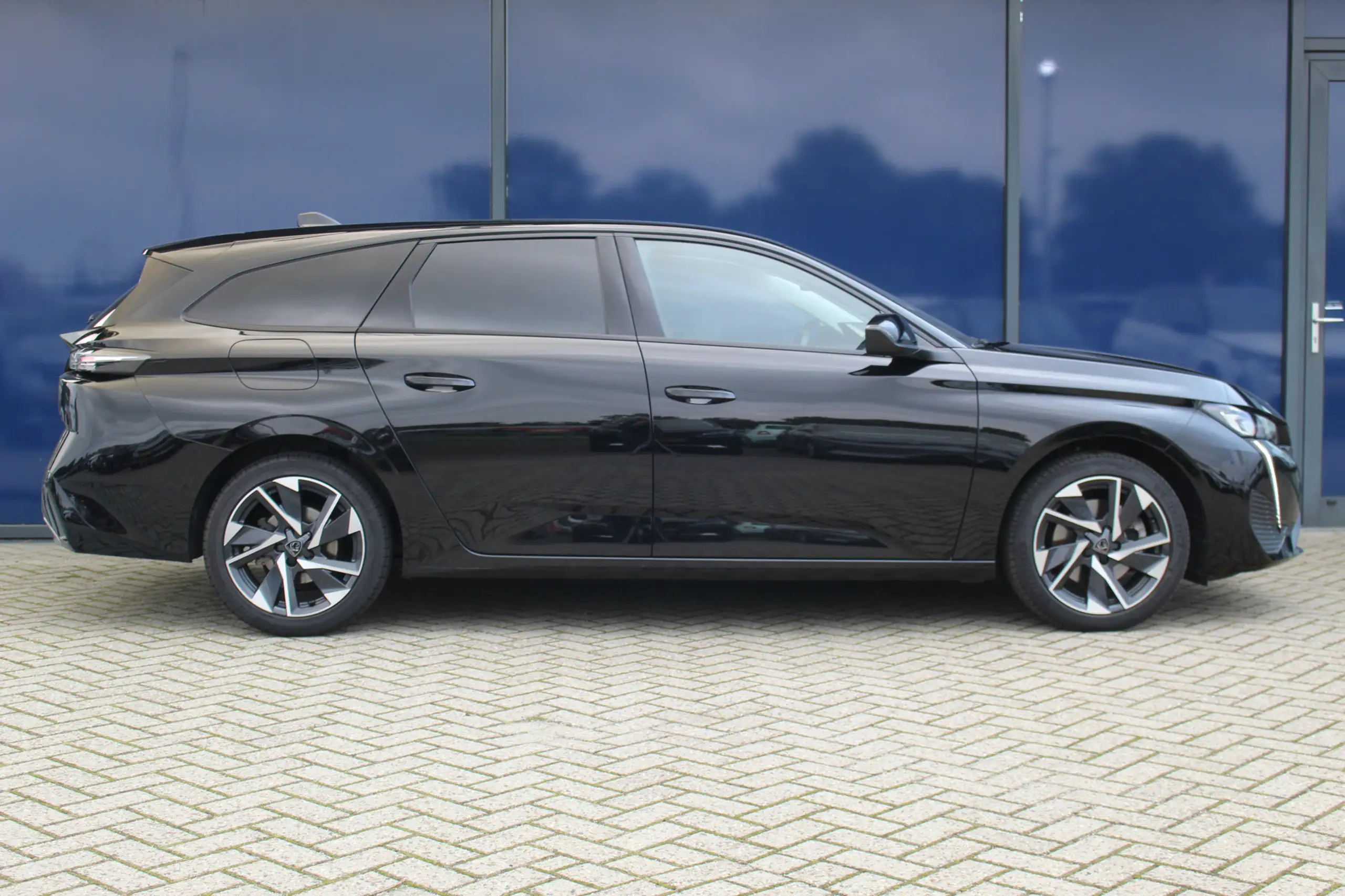 Peugeot - 308