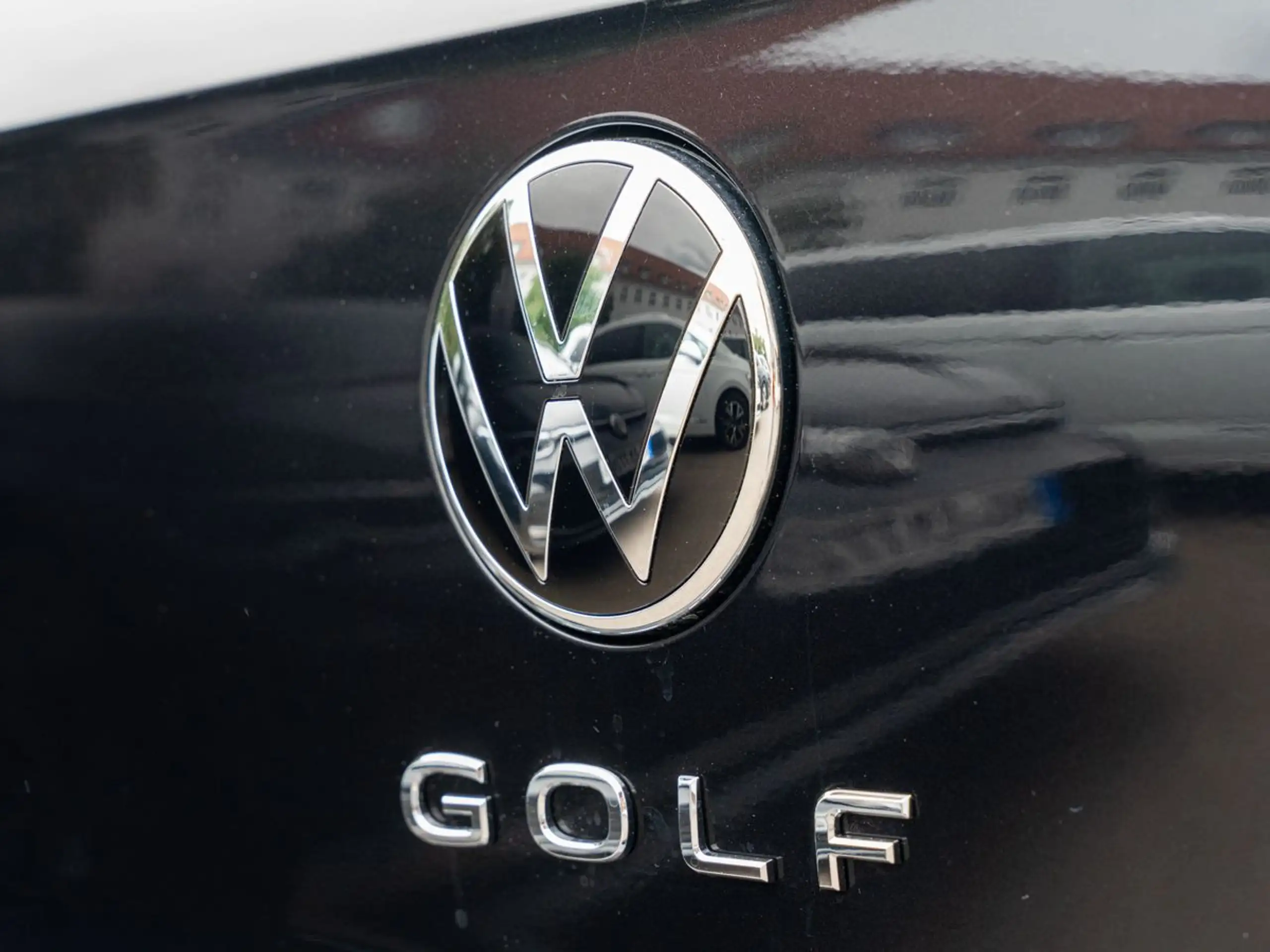 Volkswagen - Golf