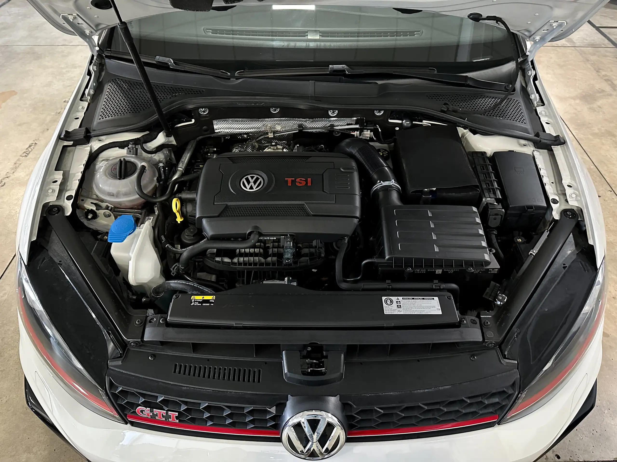 Volkswagen - Golf GTI