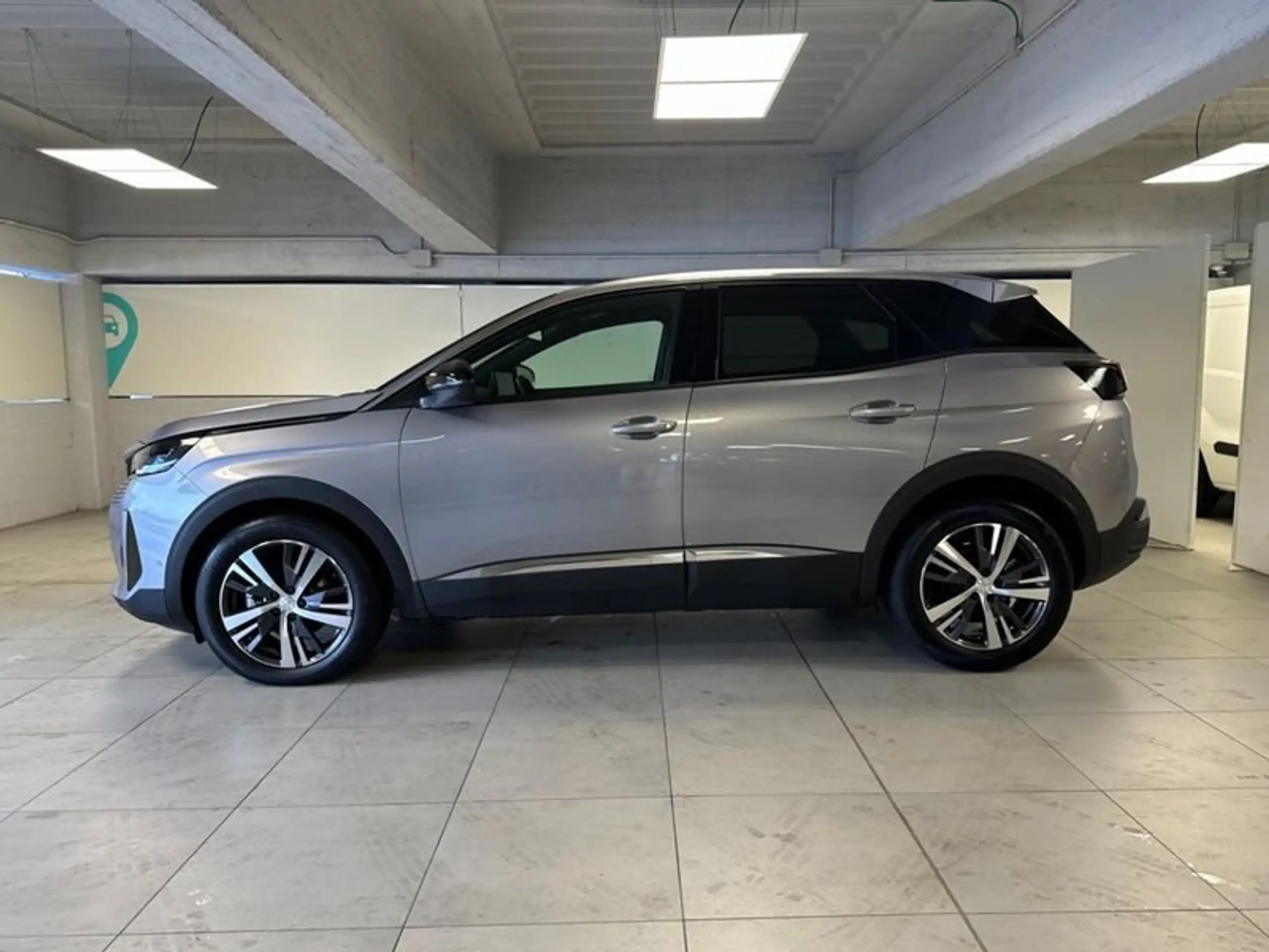 Peugeot - 3008