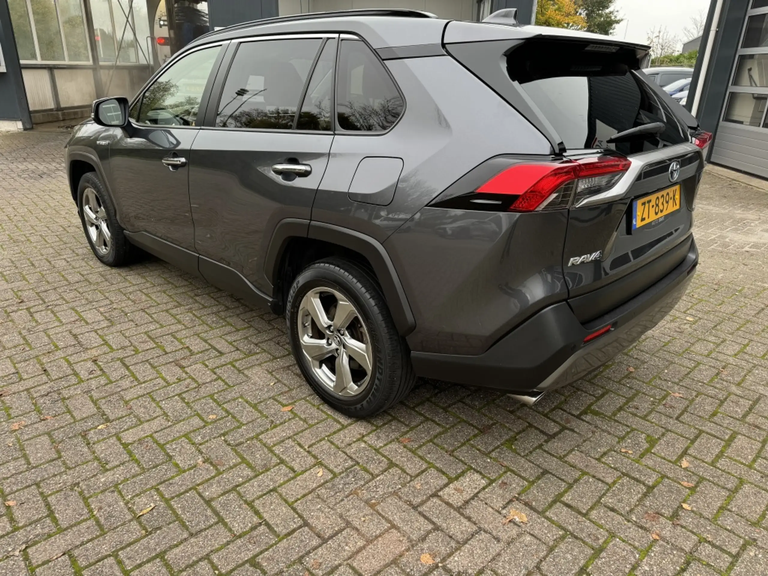 Toyota - RAV 4