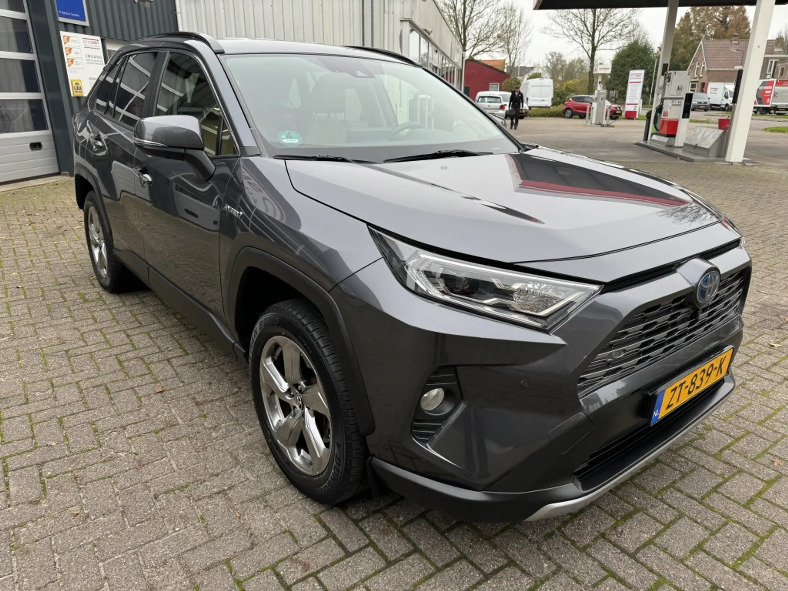 Toyota - RAV 4