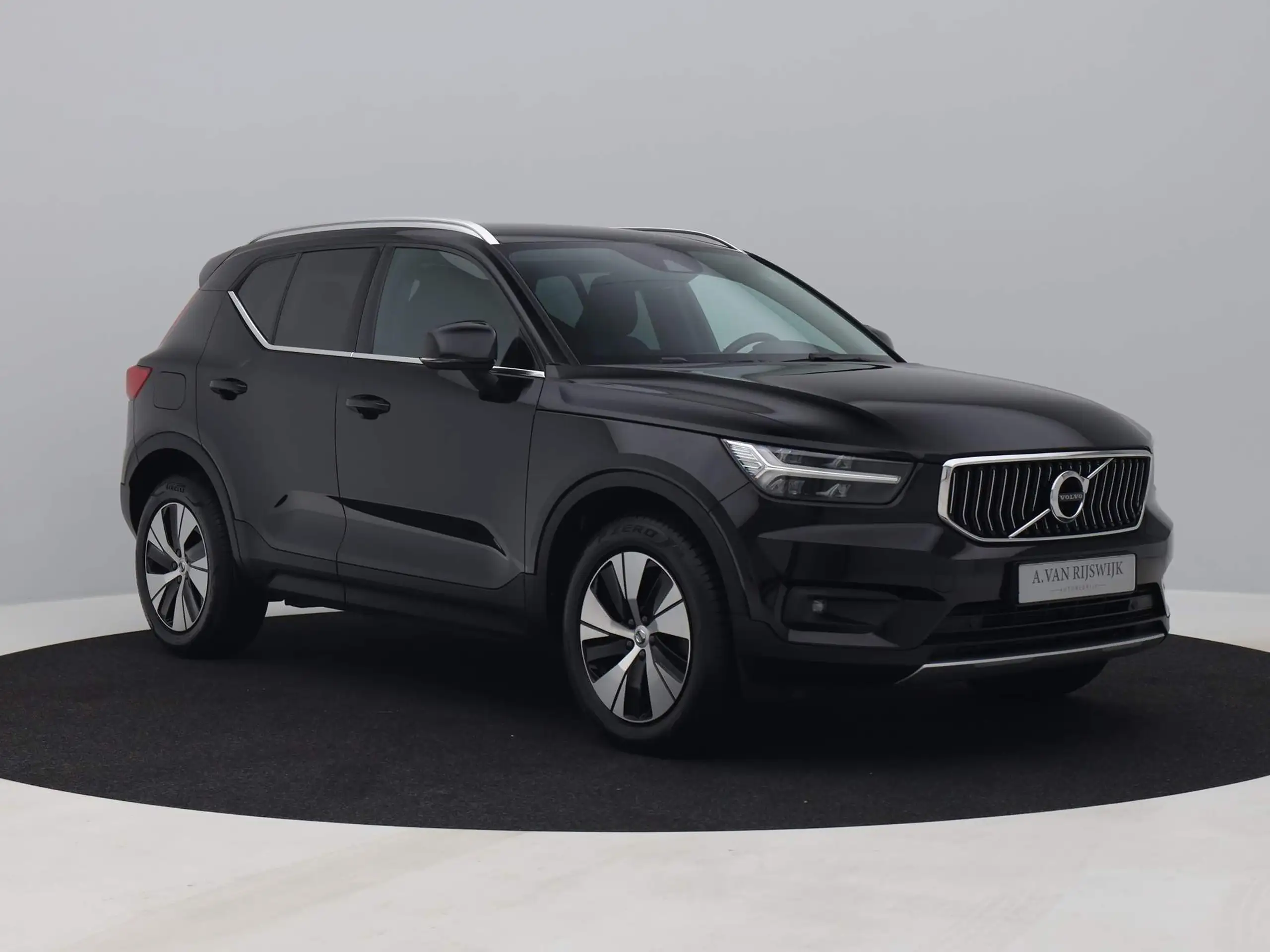 Volvo - XC40