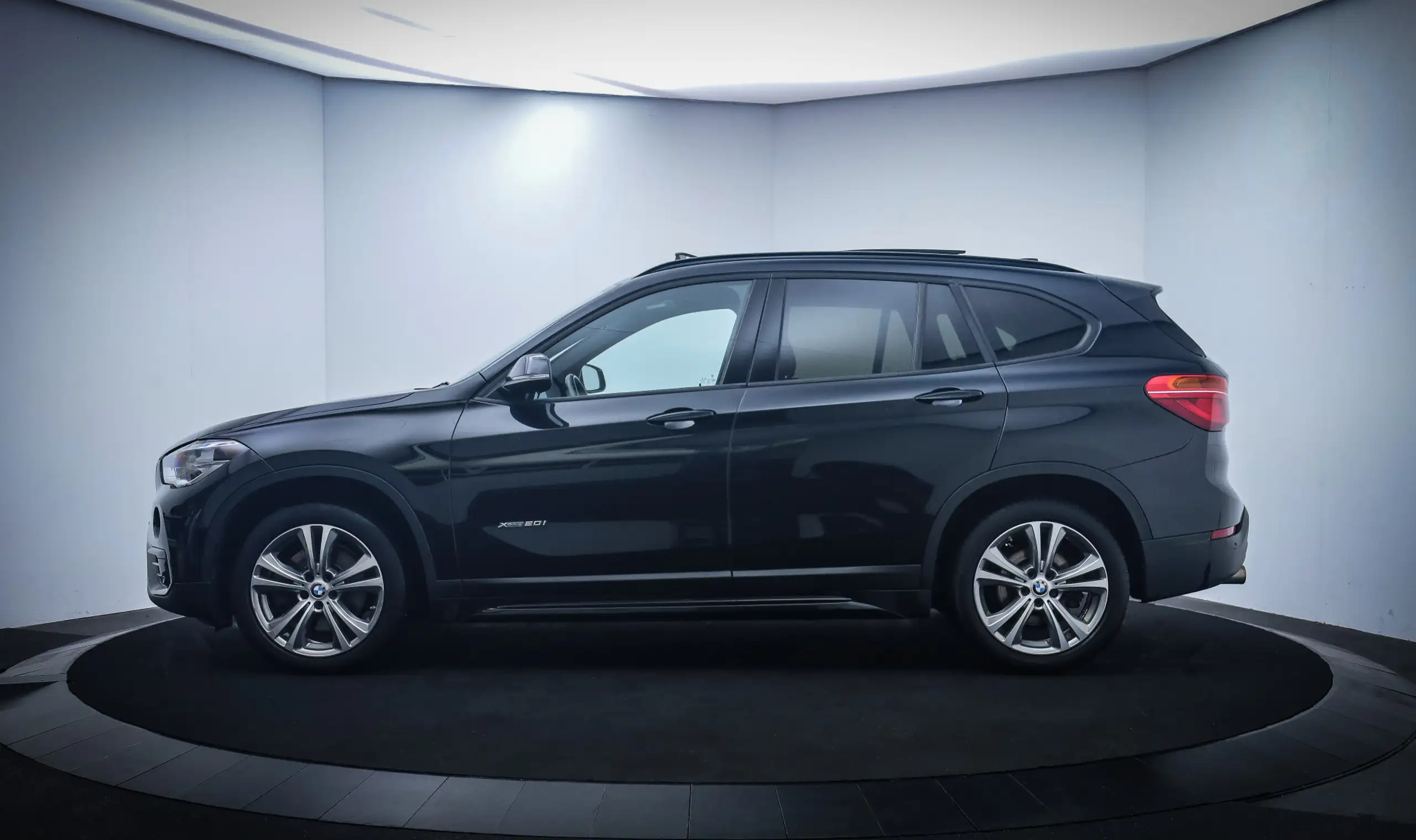 BMW - X1