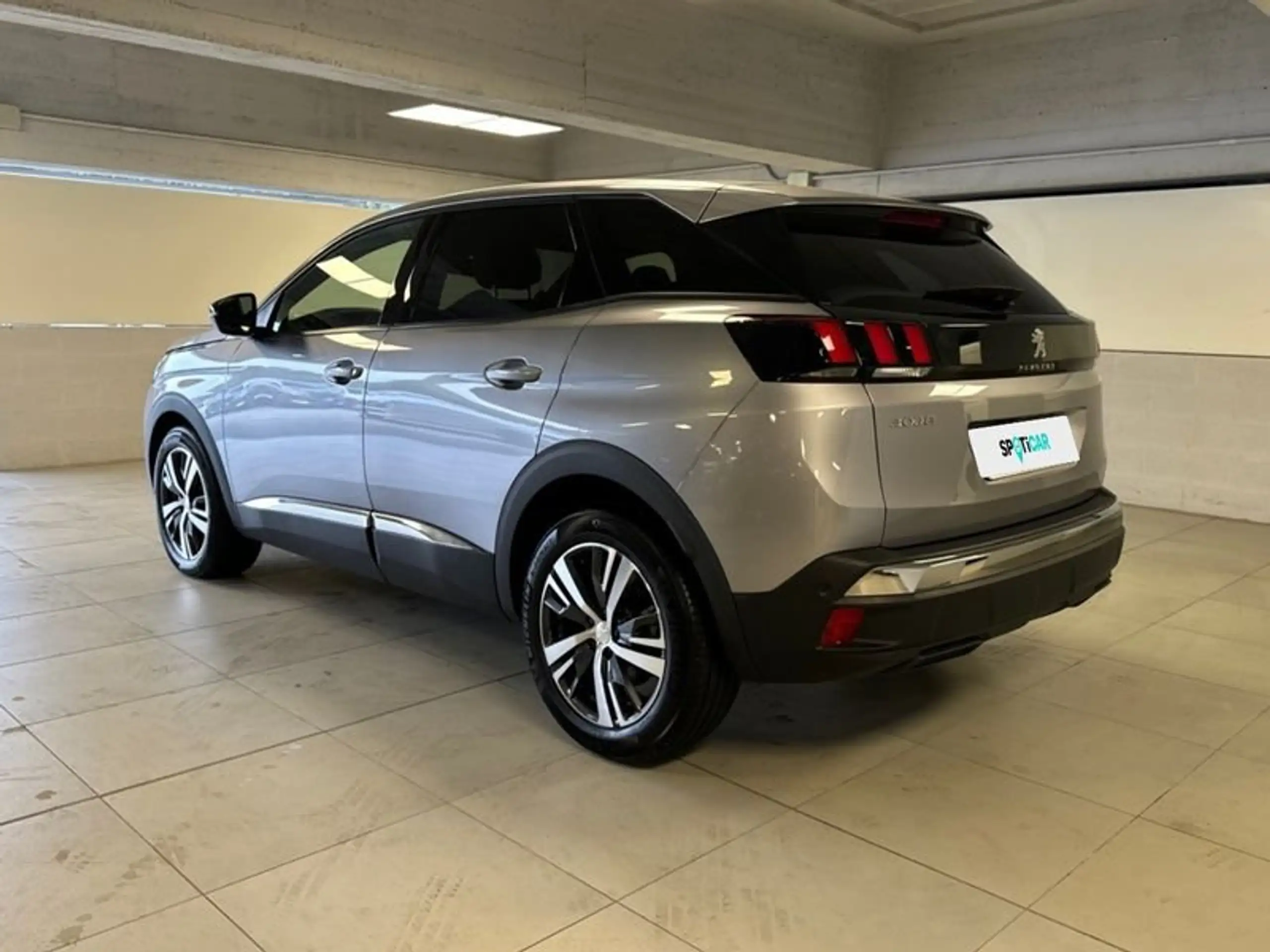 Peugeot - 3008