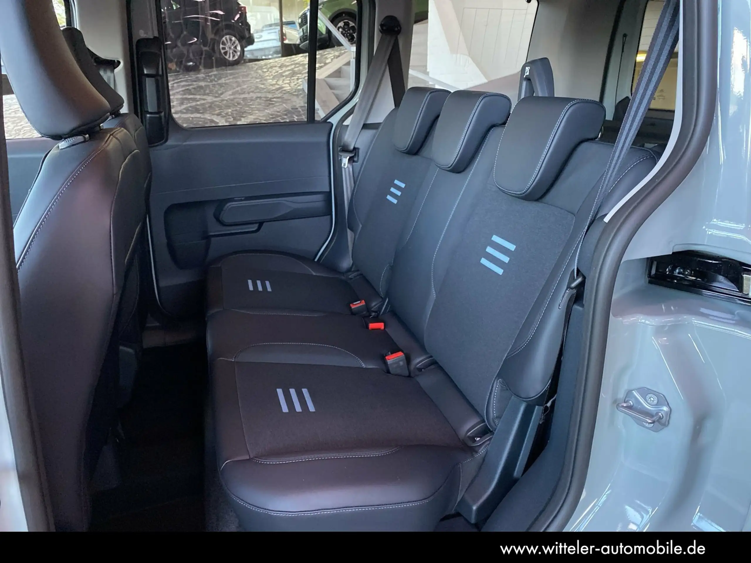 Ford - Tourneo Courier