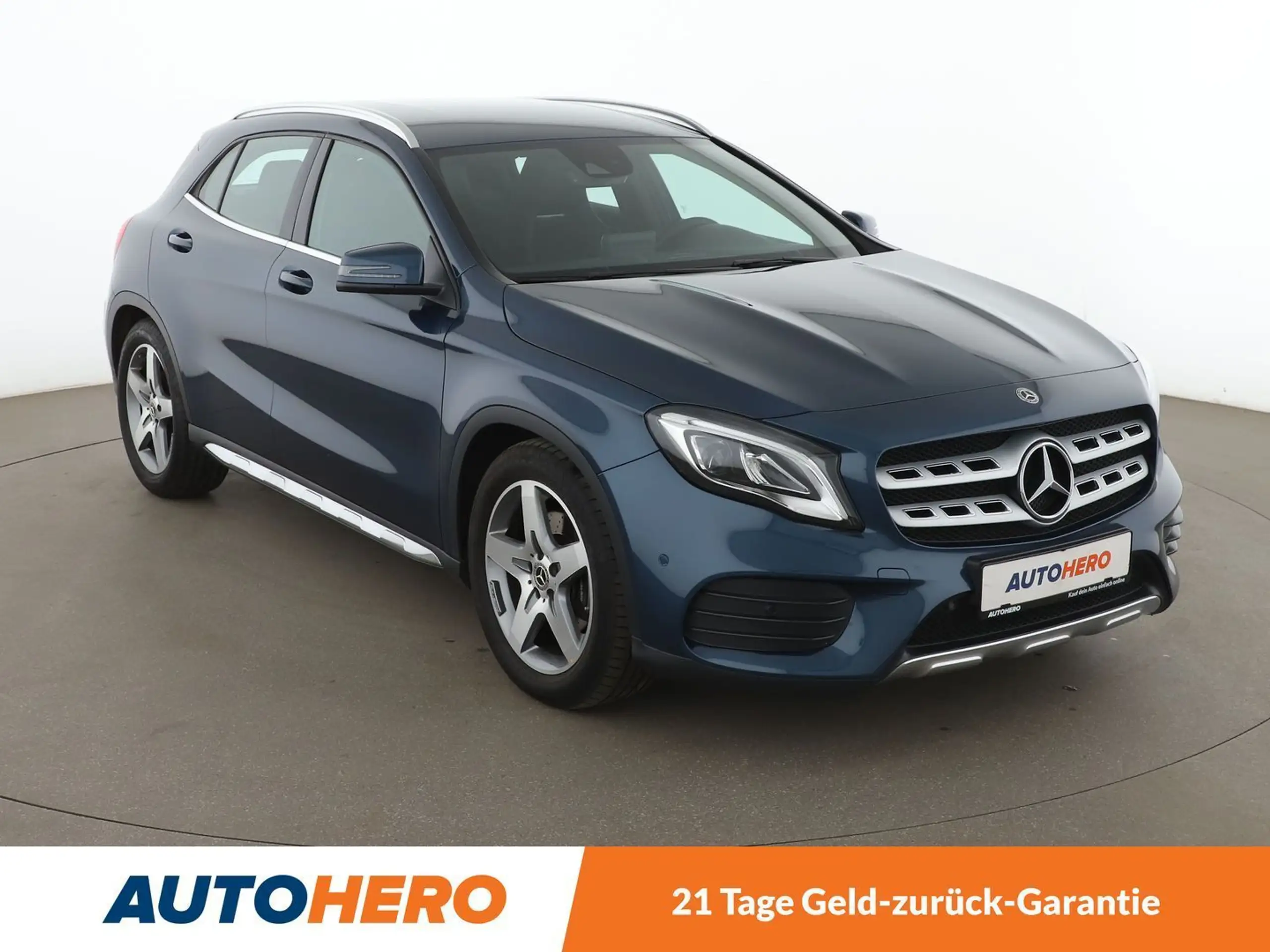 Mercedes-Benz - GLA 220