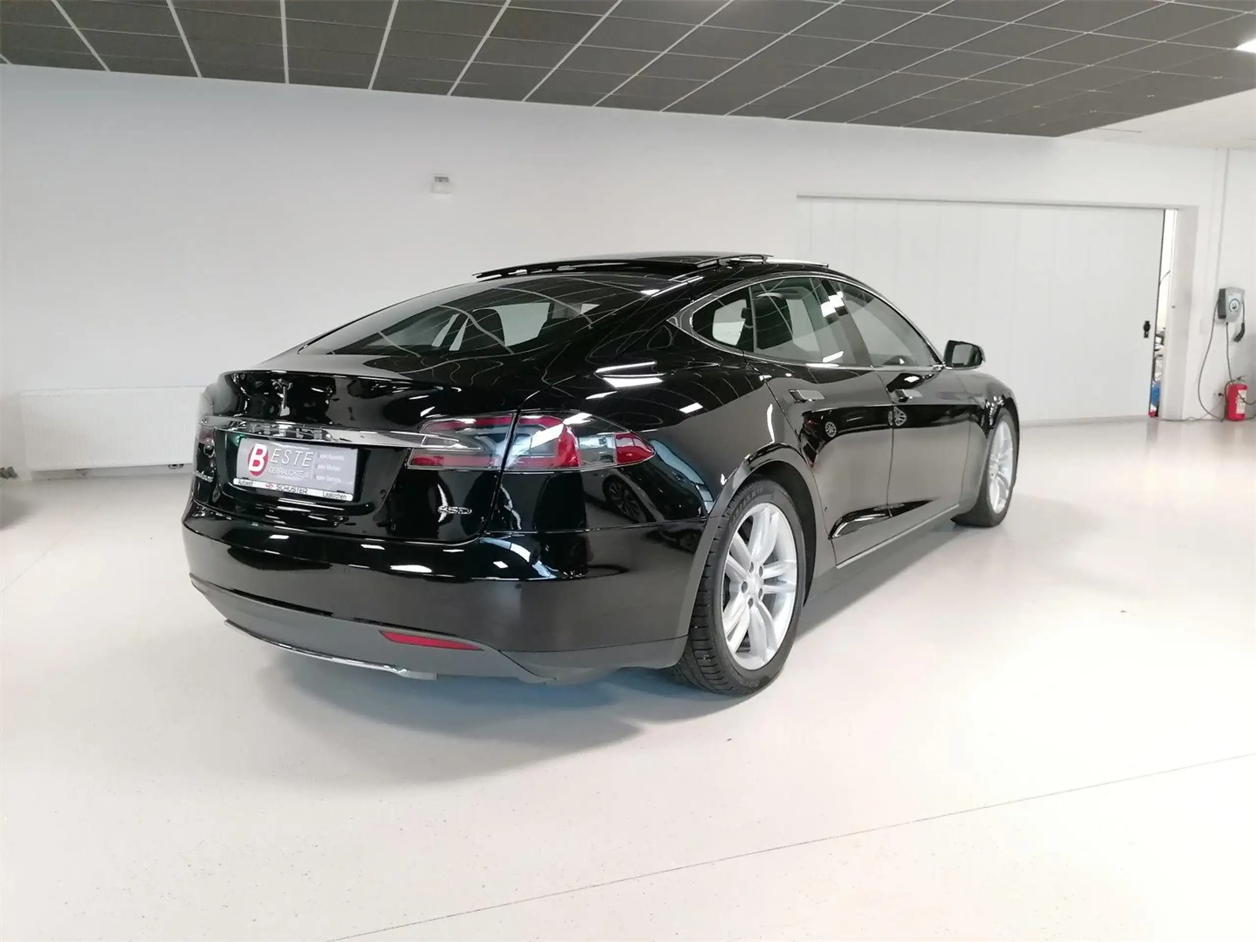 Tesla - Model S