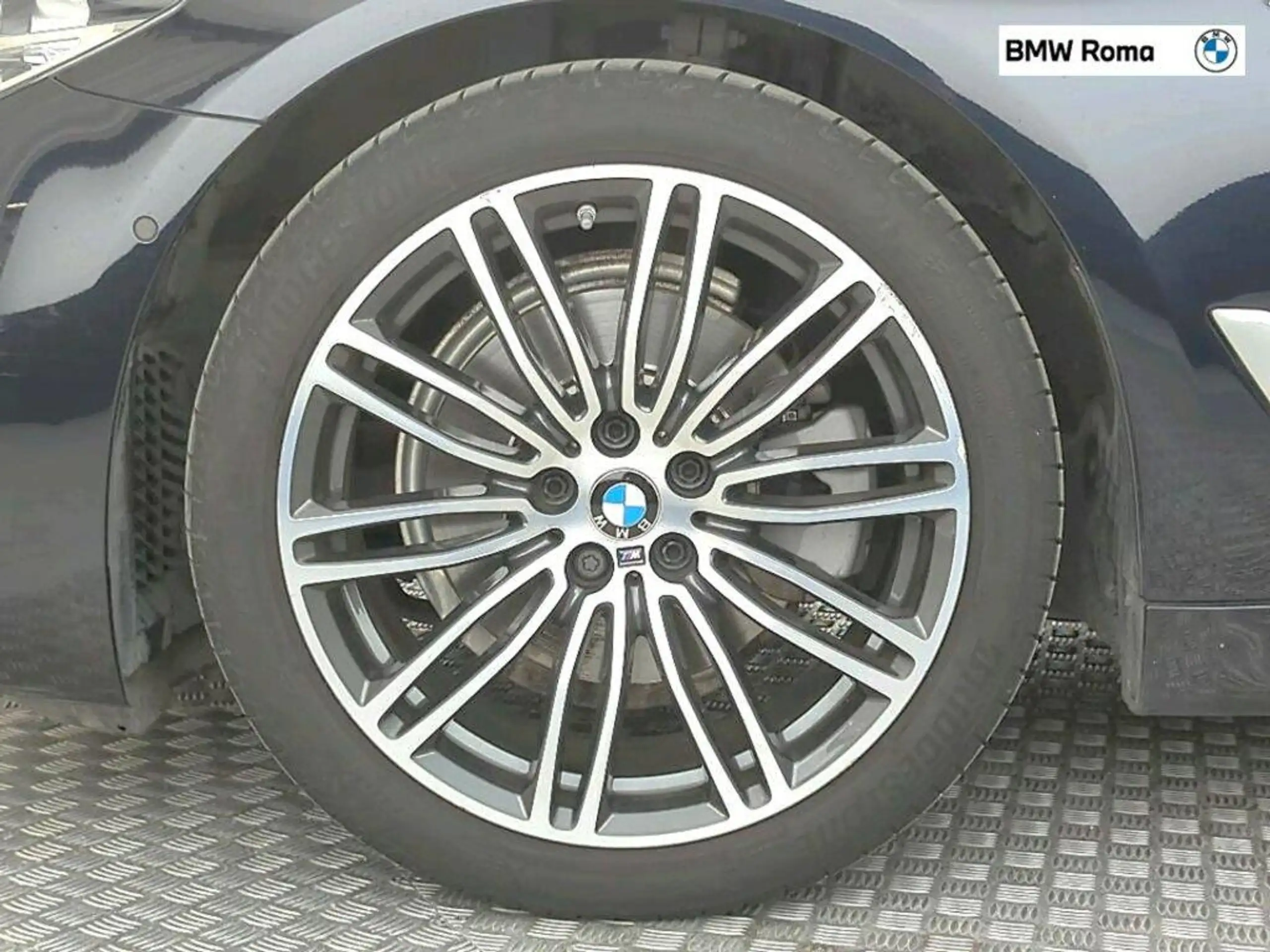 BMW - 520