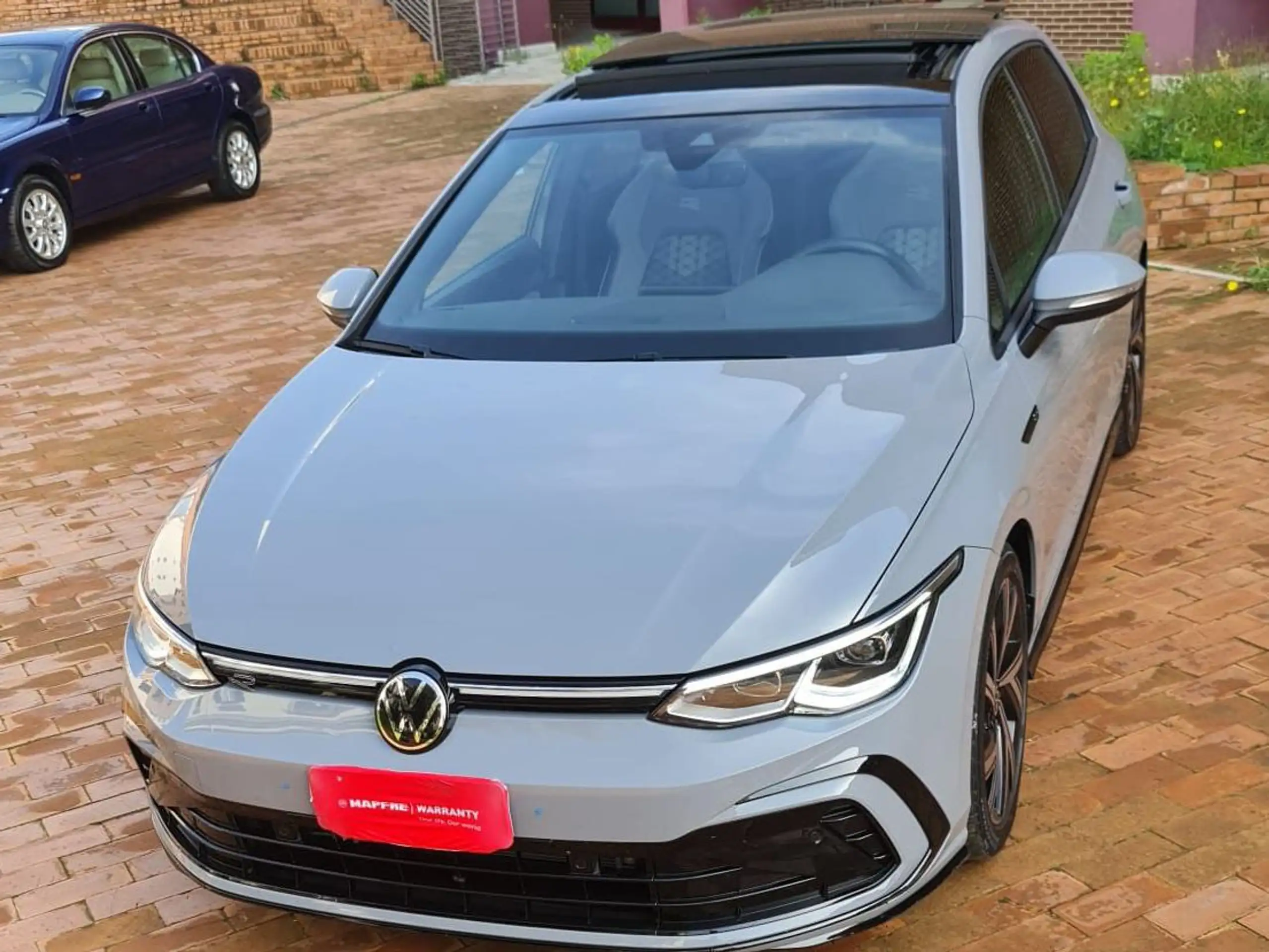 Volkswagen - Golf