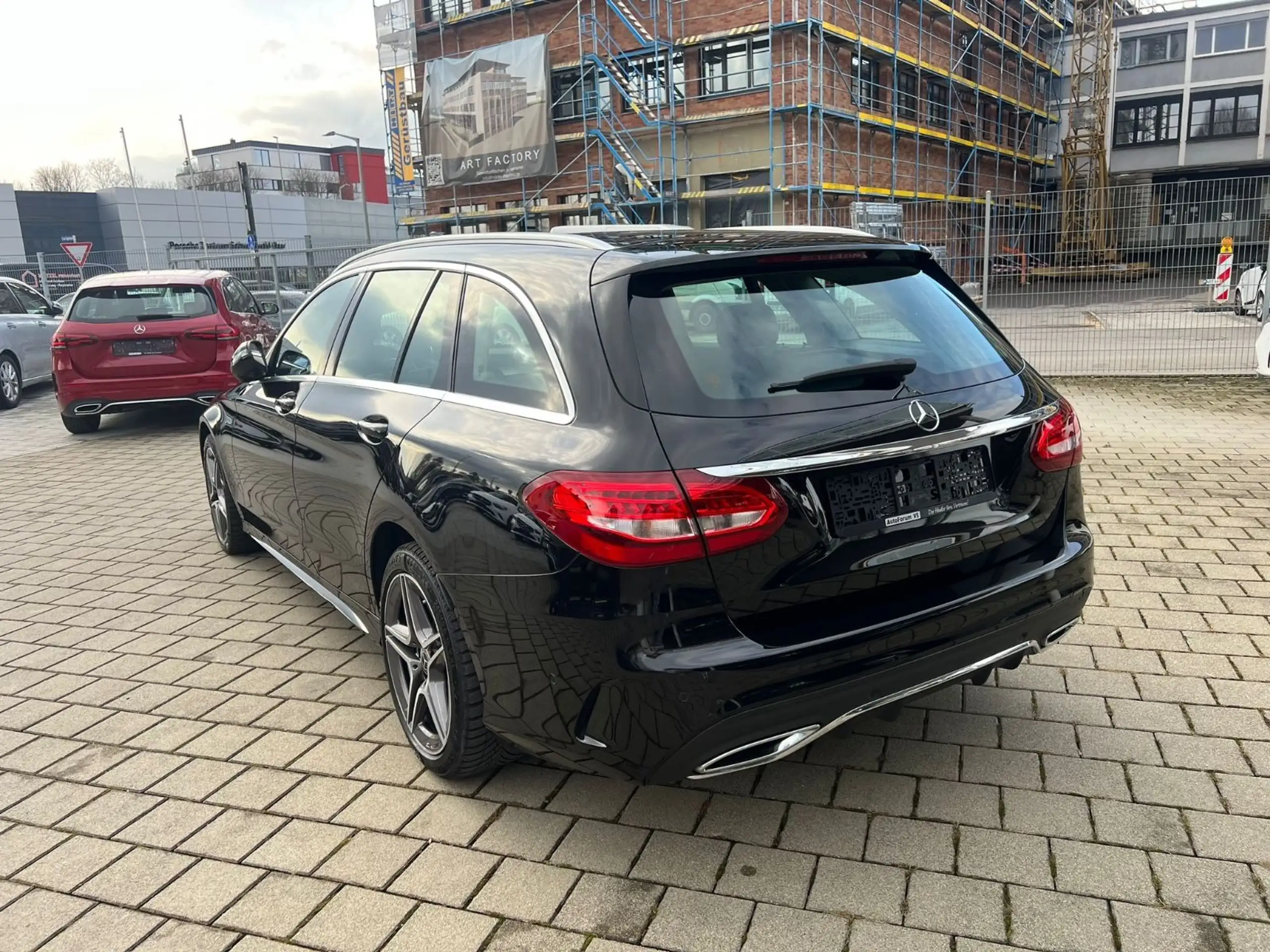 Mercedes-Benz - C 220