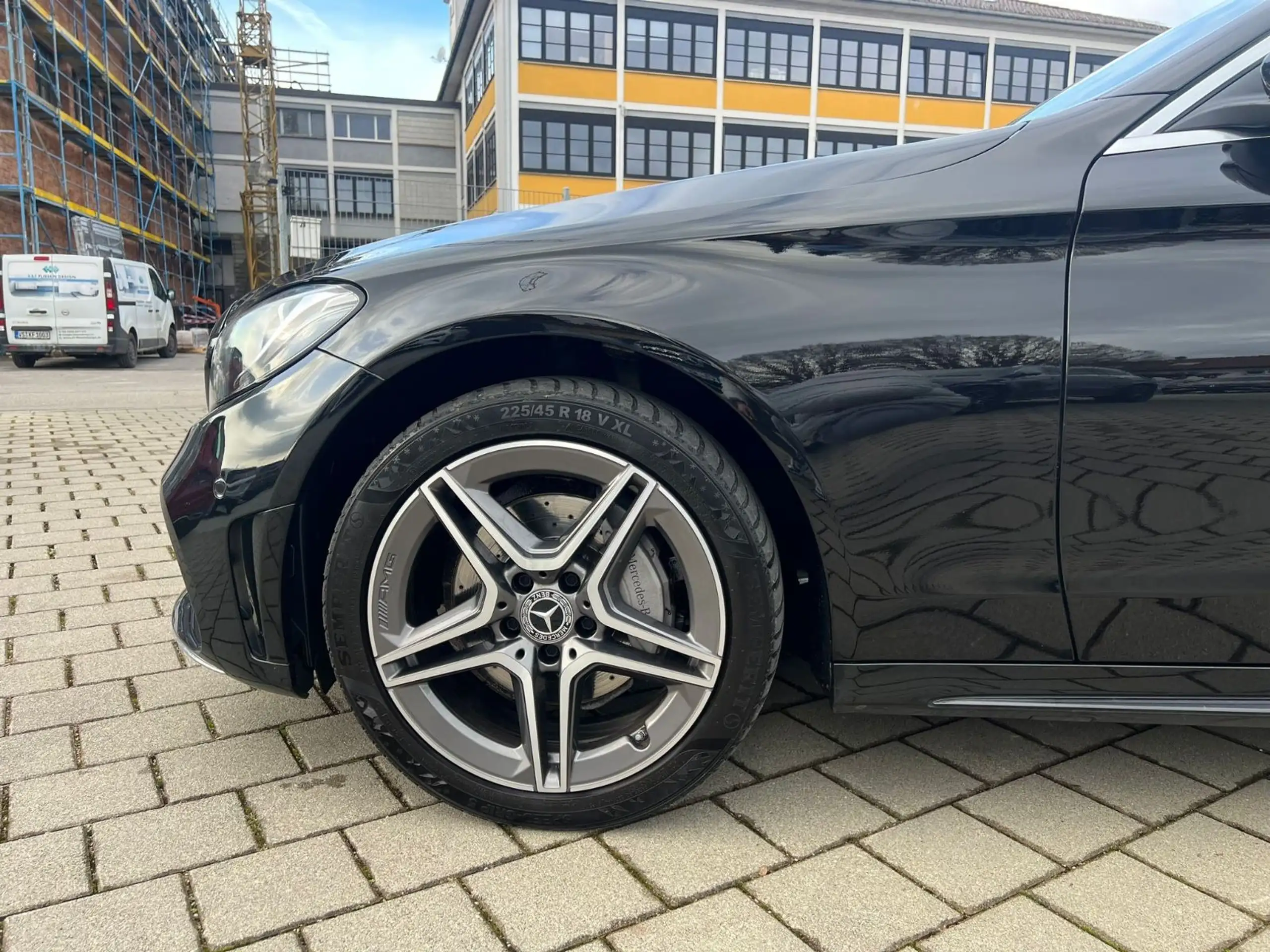 Mercedes-Benz - C 220