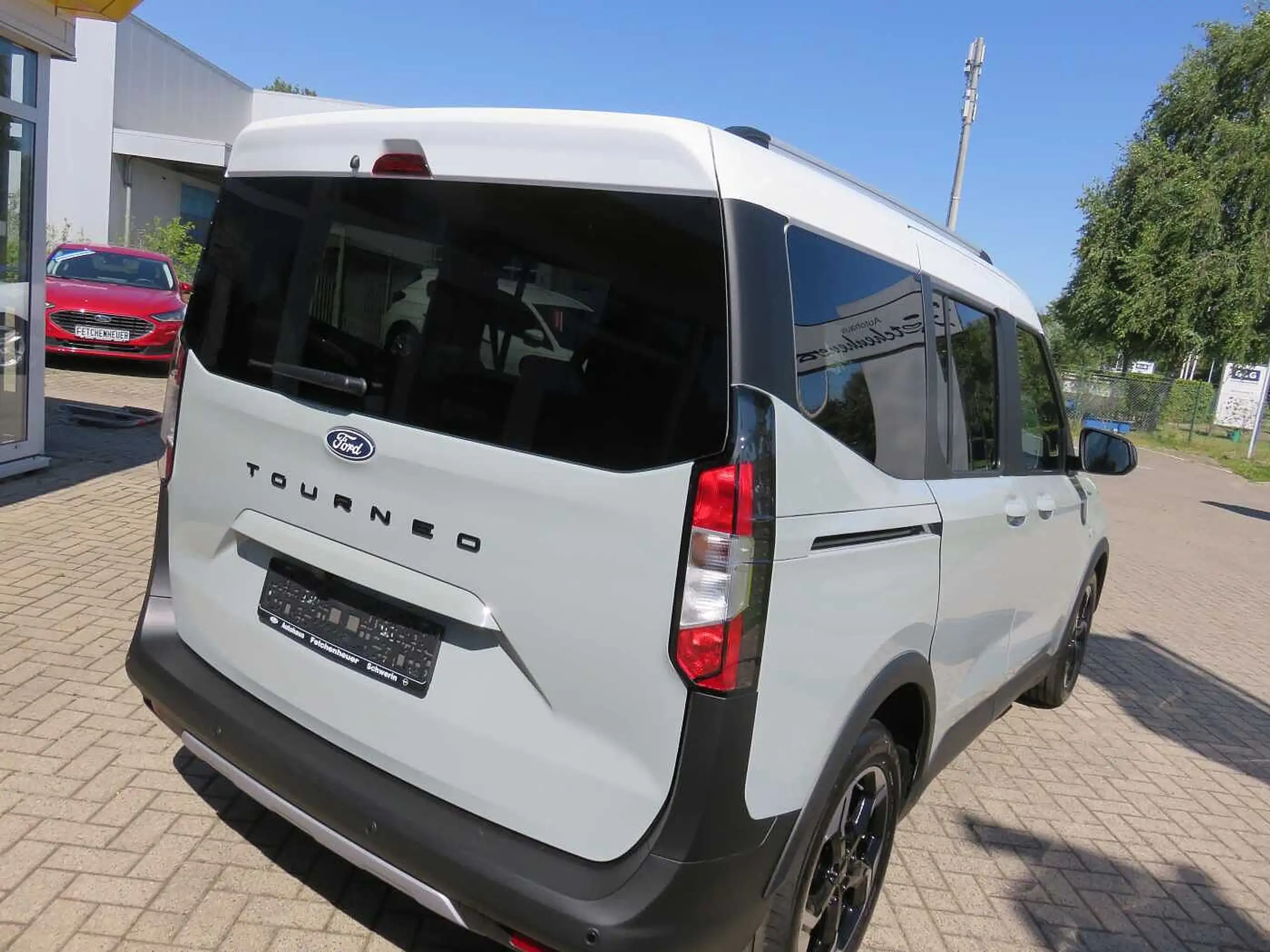 Ford - Tourneo Courier