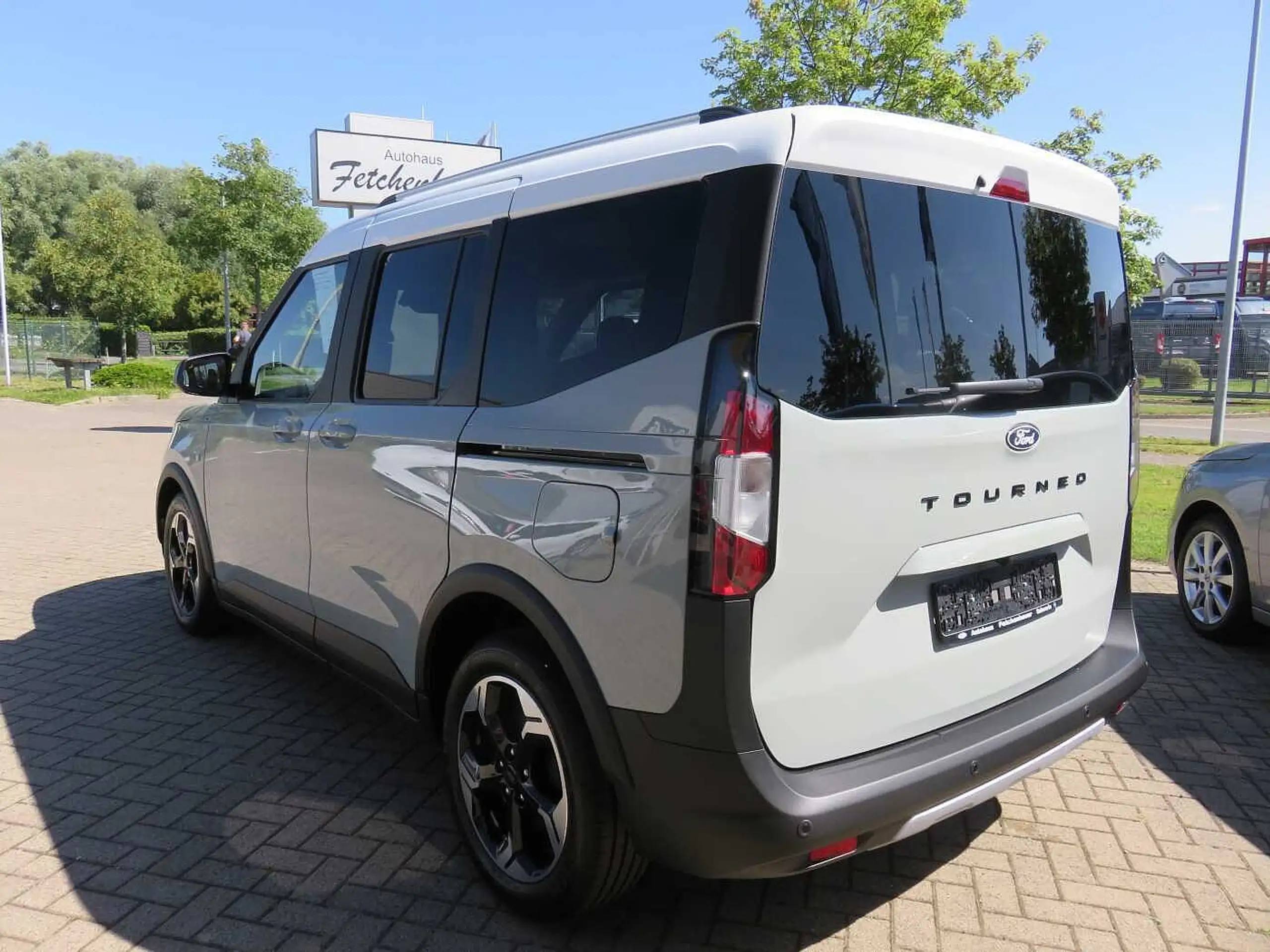 Ford - Tourneo Courier