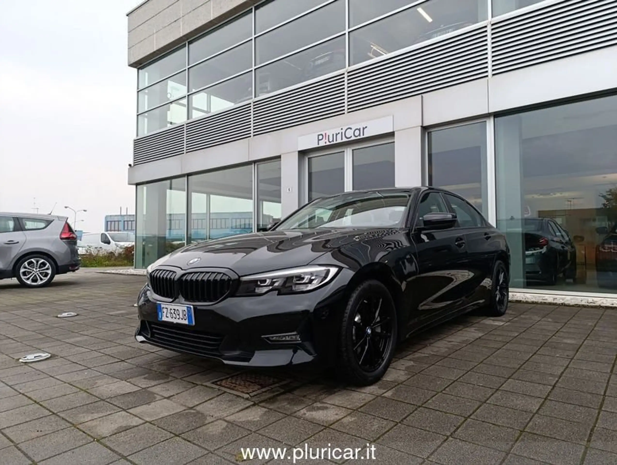 BMW 330 2019