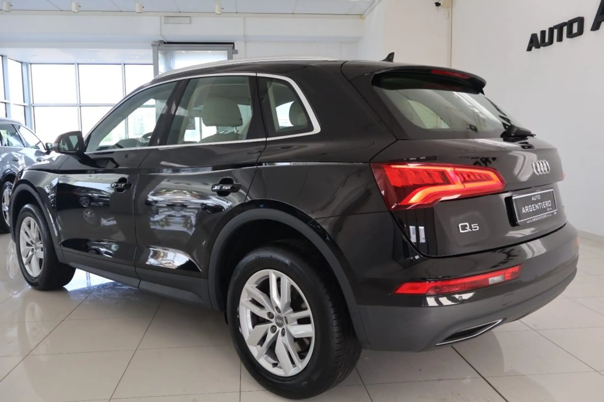 Audi - Q5