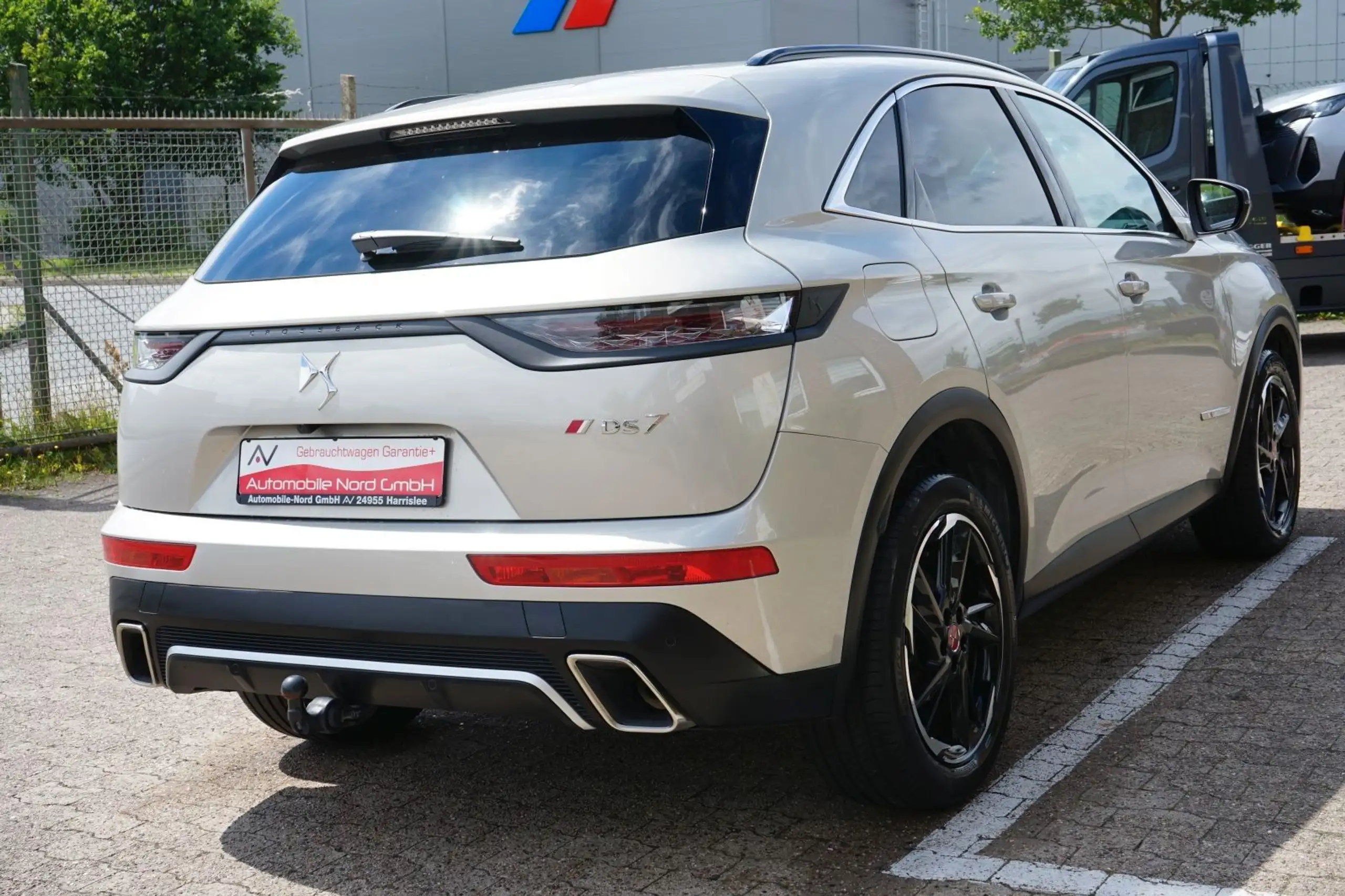 DS Automobiles - DS 7 Crossback