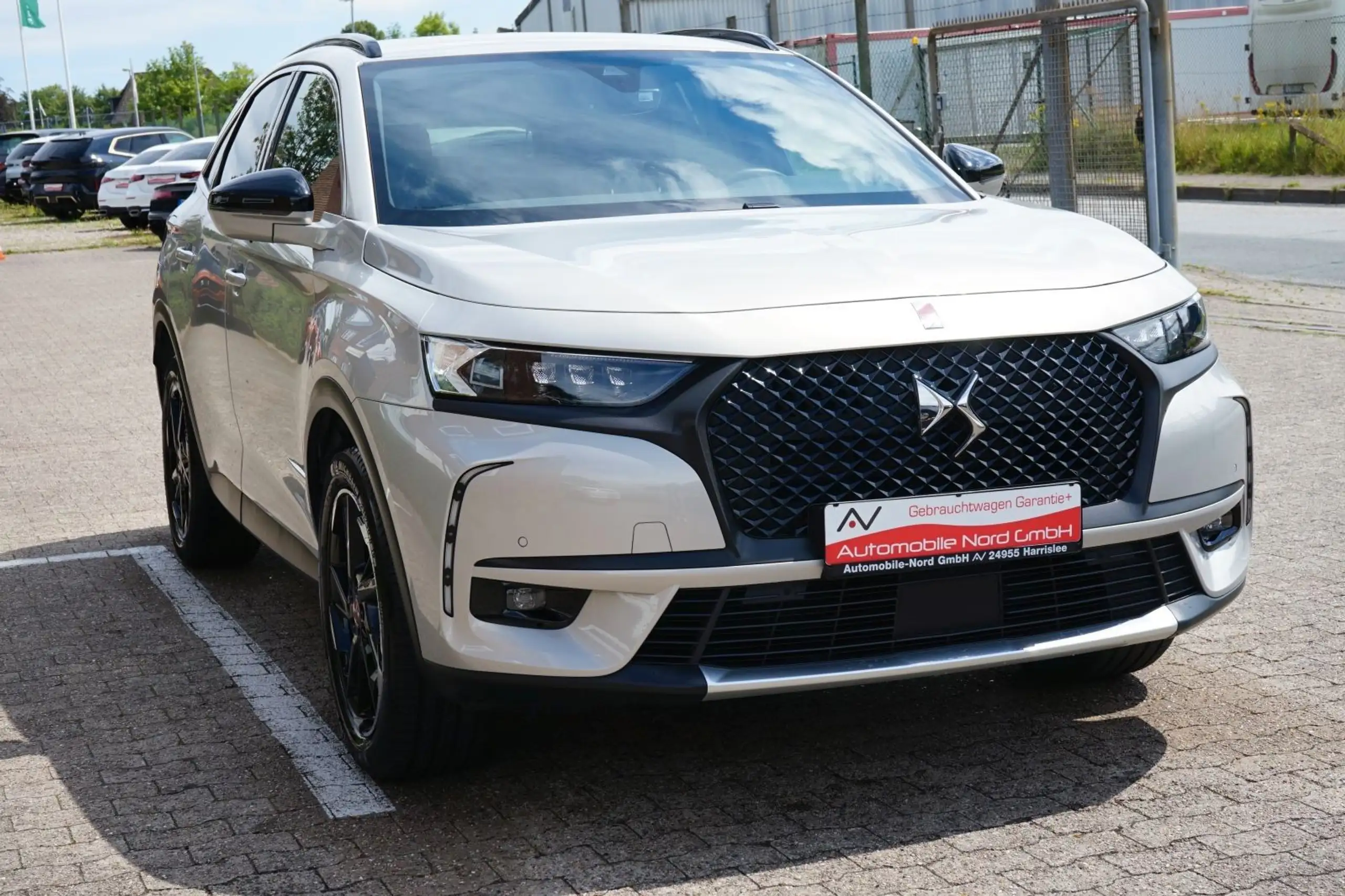 DS Automobiles - DS 7 Crossback